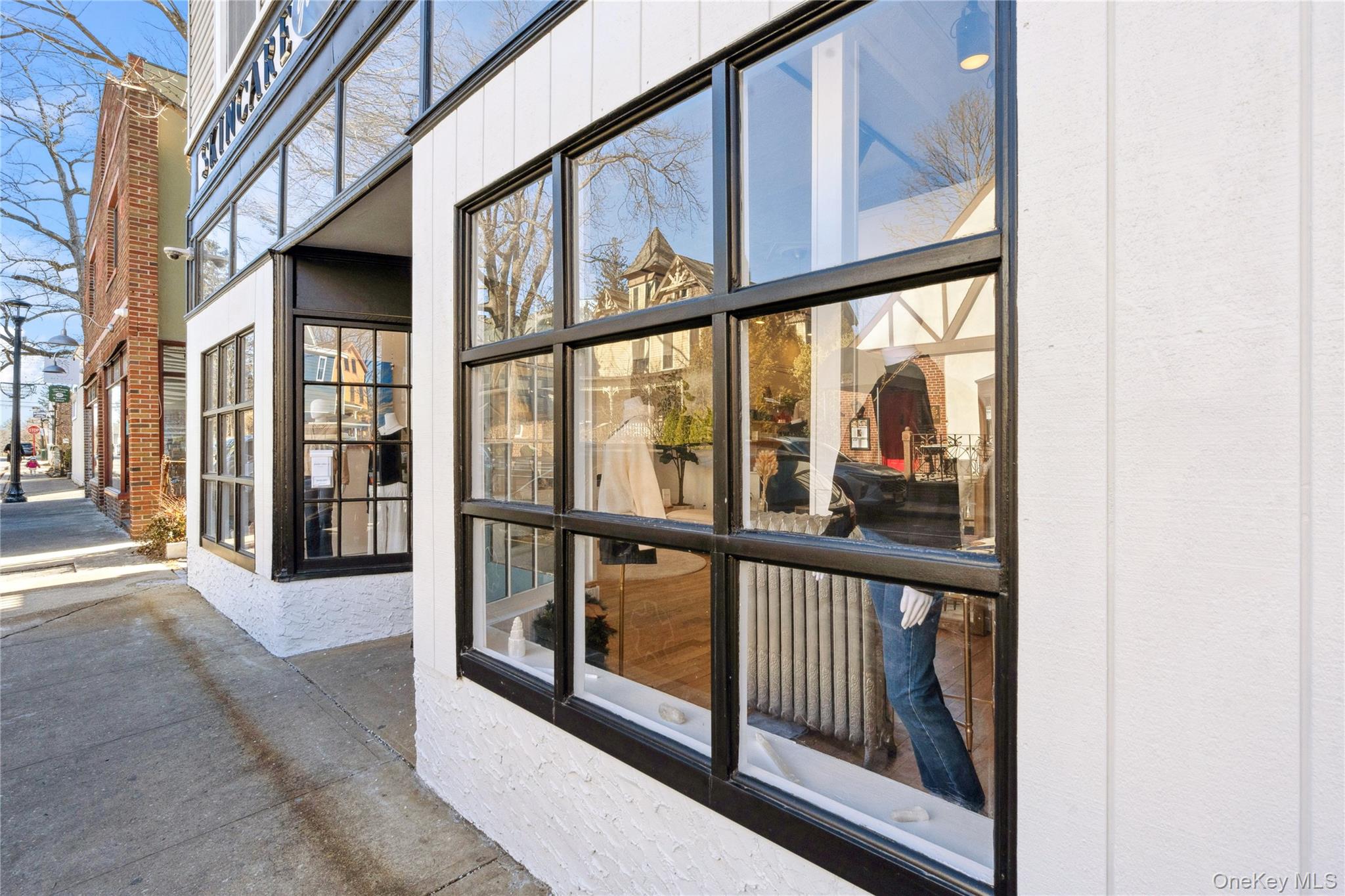 253 Sea Cliff Avenue Unit: 2