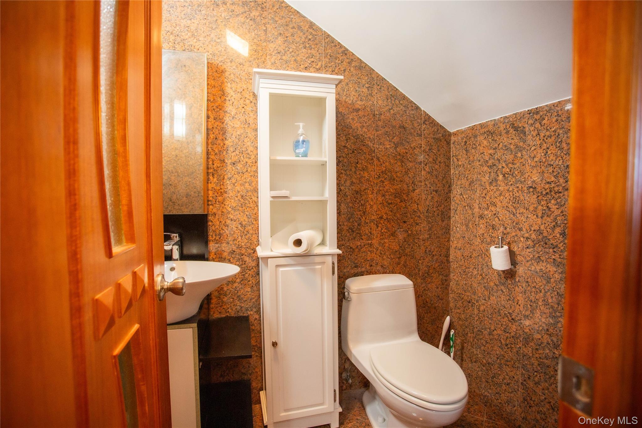 521 W Broadway Unit: B