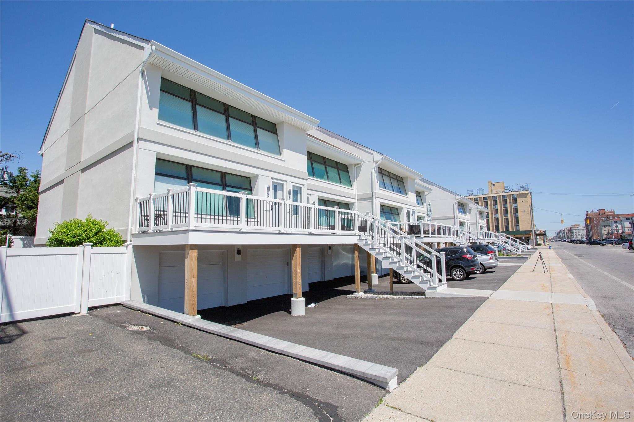 521 W Broadway Unit: B