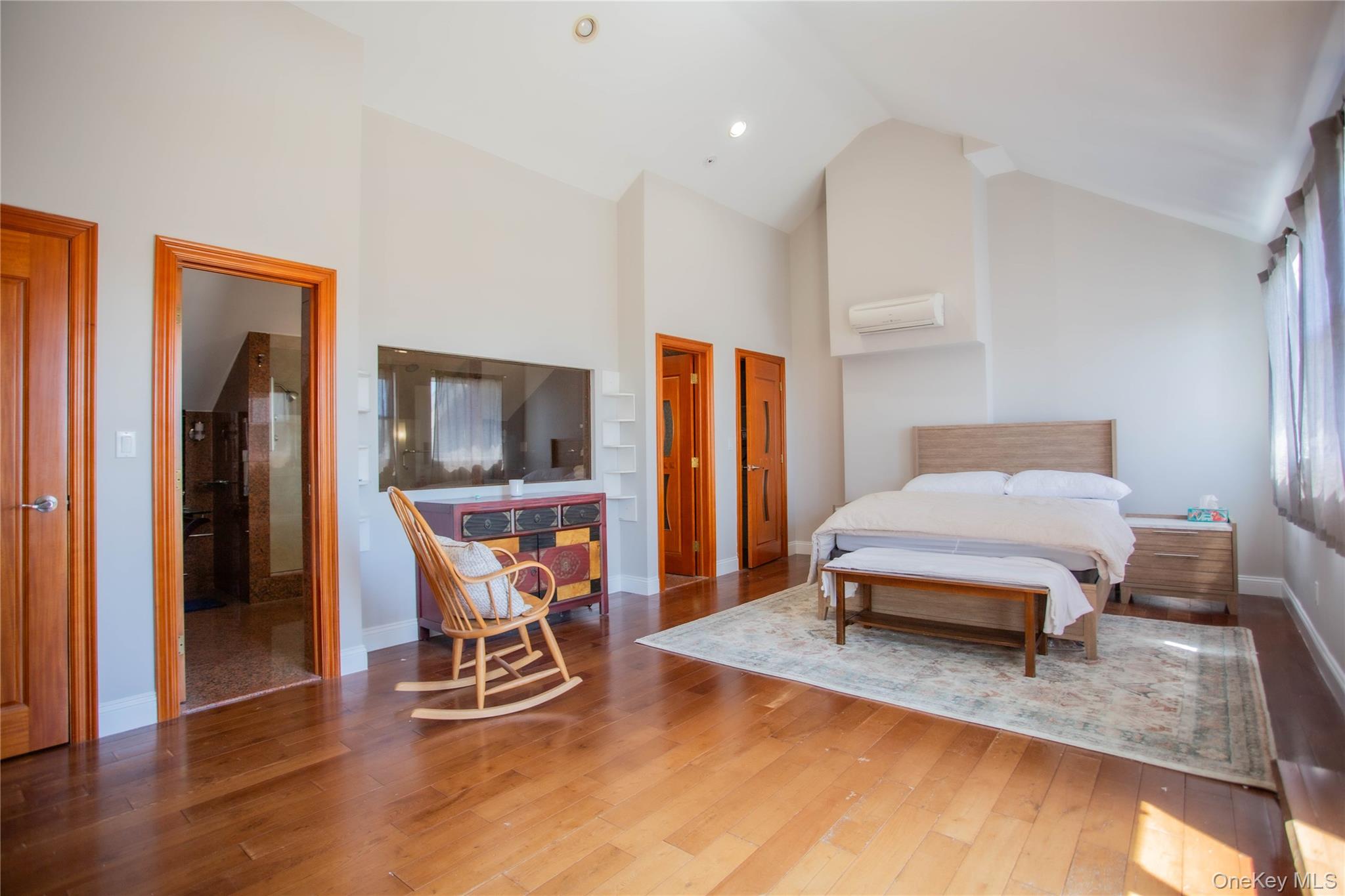 521 W Broadway Unit: B