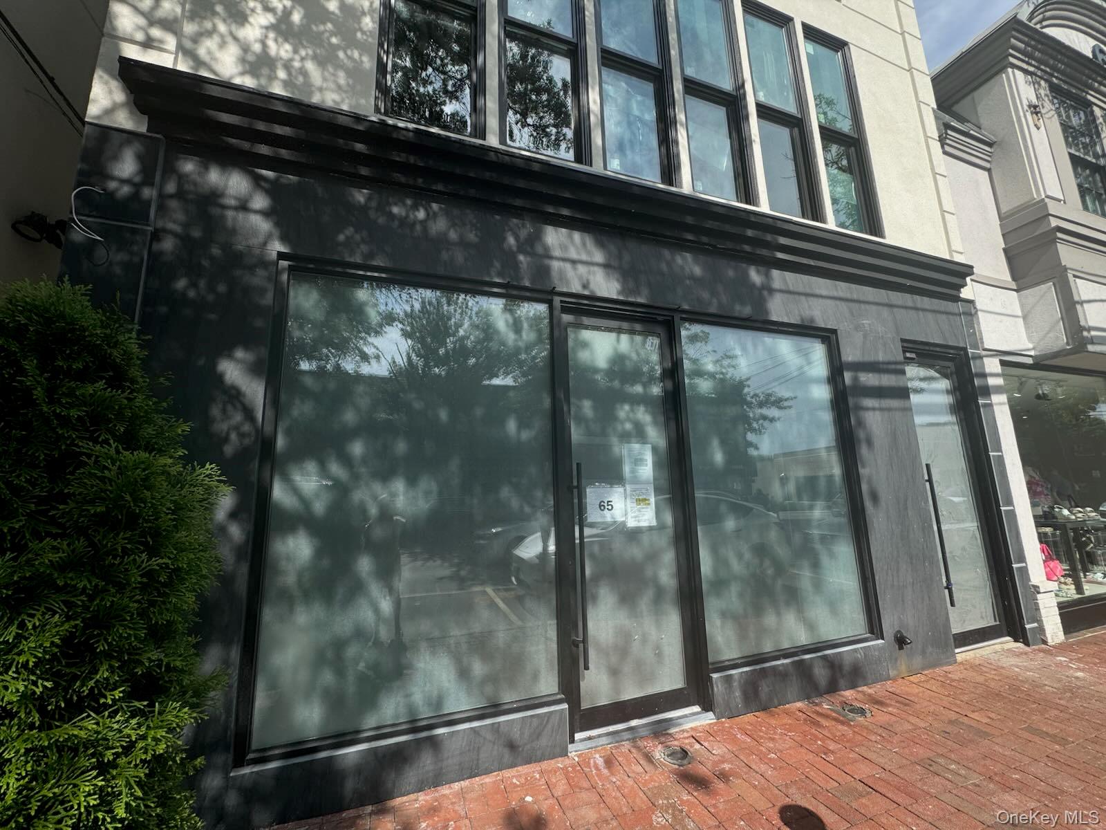 65 Middle Neck Road