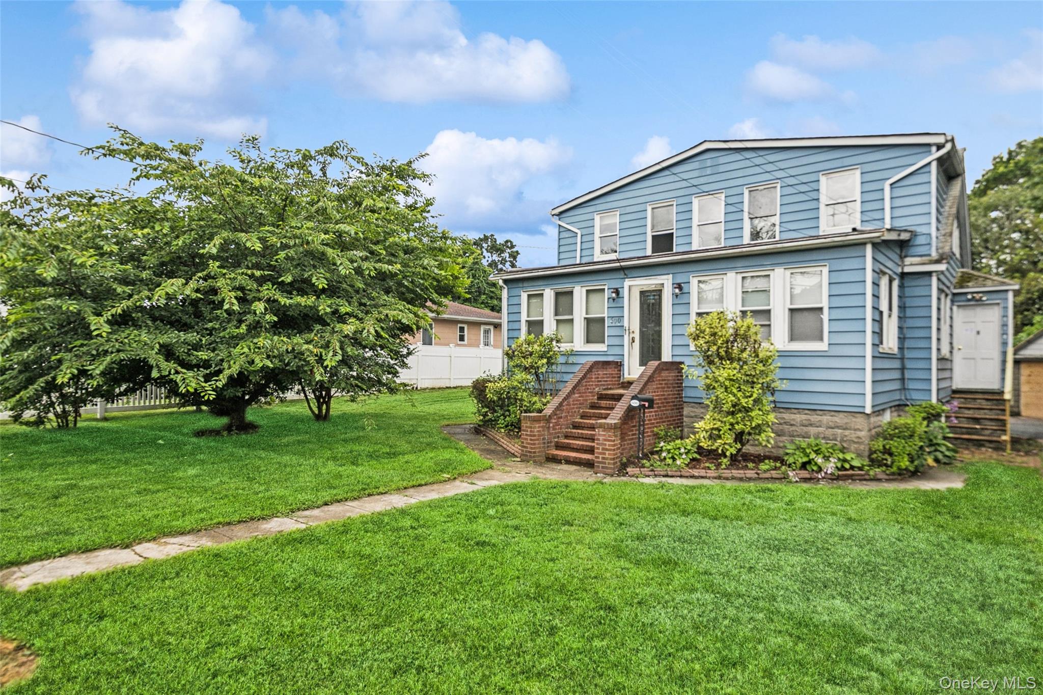 600 Little East Neck Road