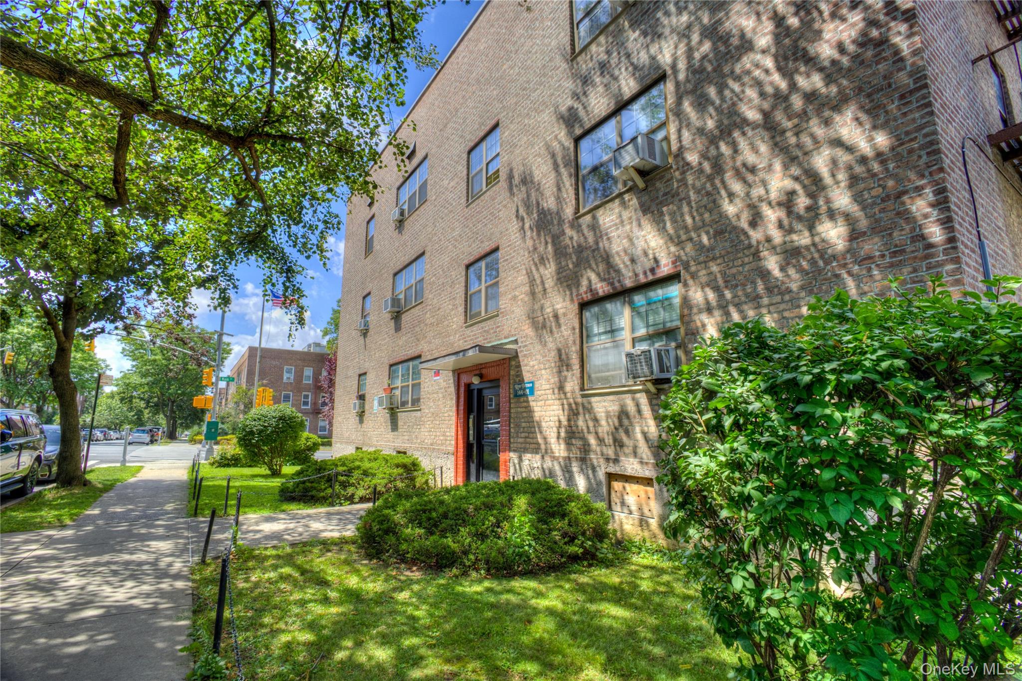 14401 78th Road Unit: 2B