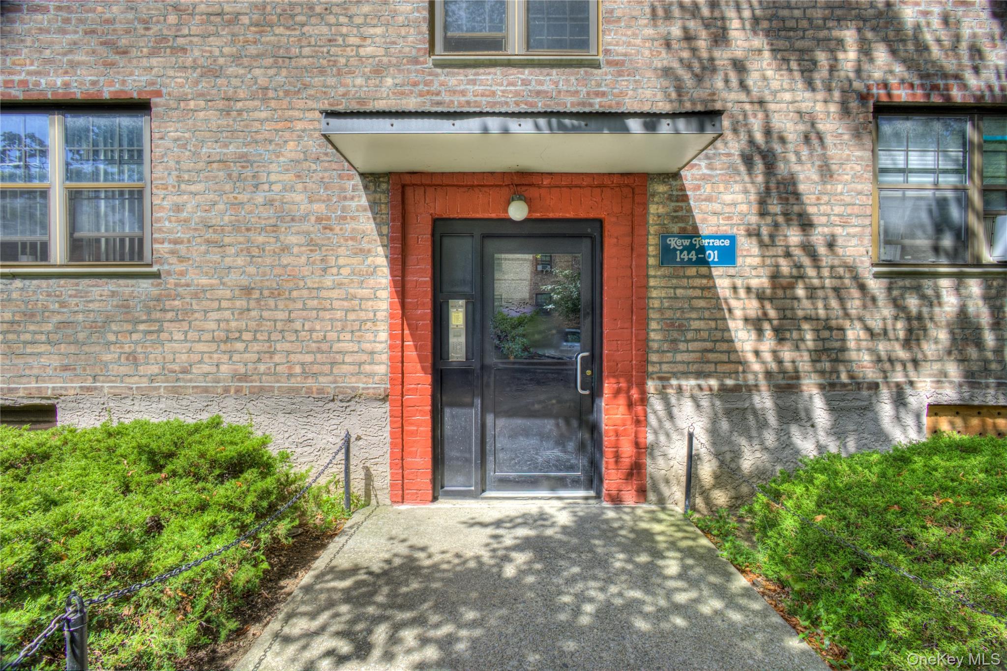 14401 78th Road Unit: 2B