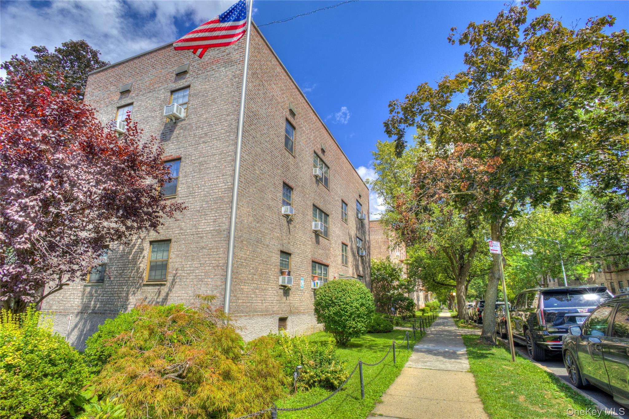 14401 78th Road Unit: 2B