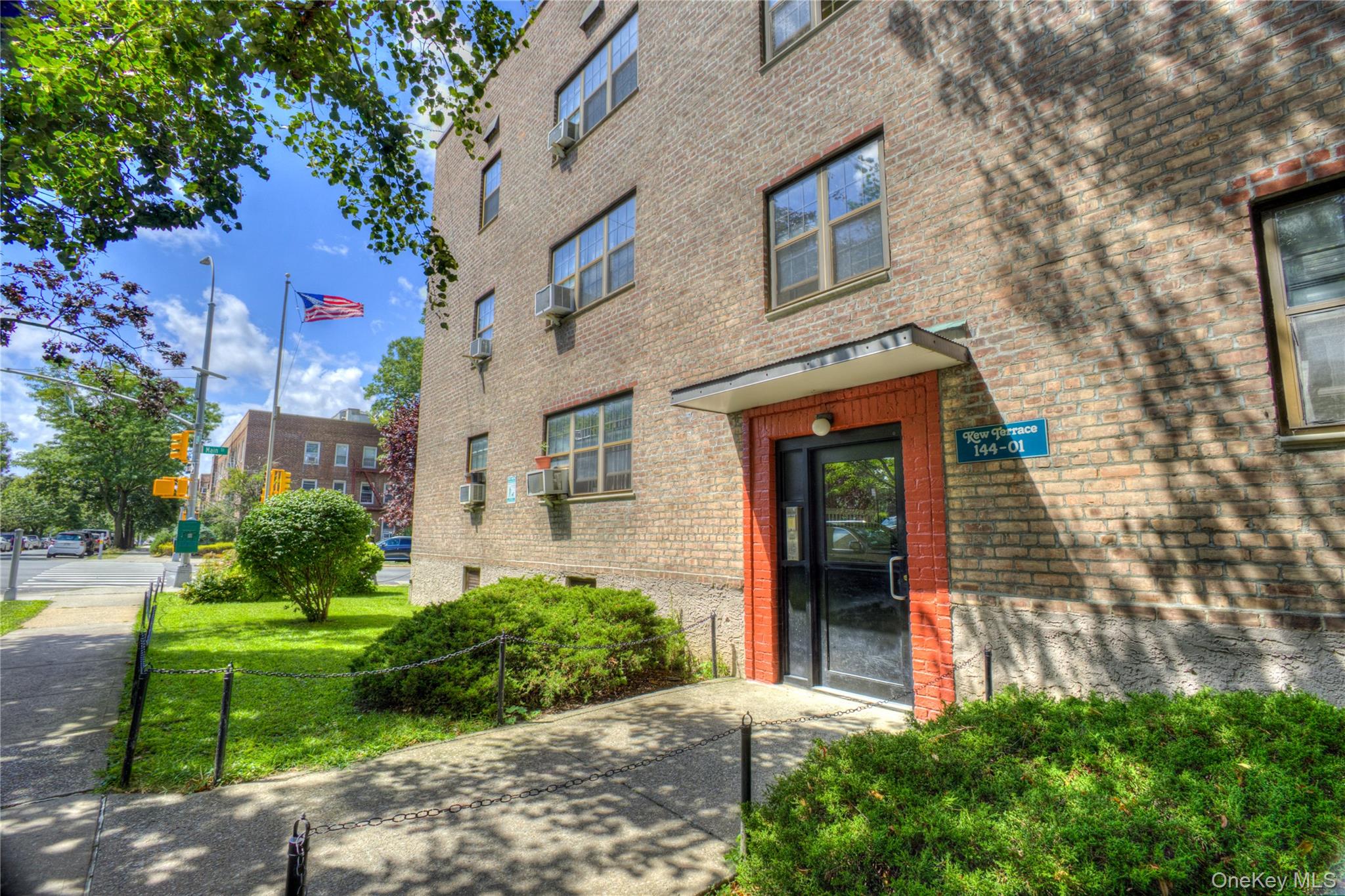14401 78th Road Unit: 2B