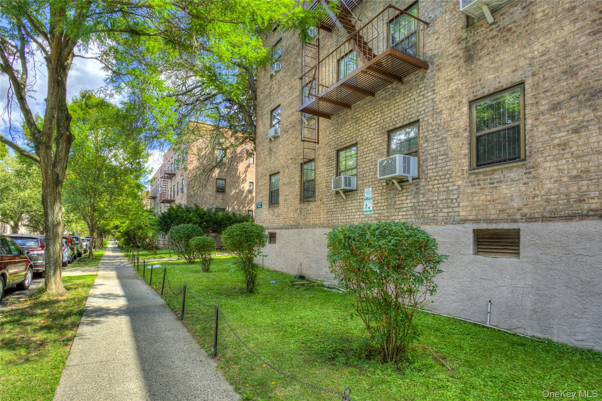 14401 78th Road Unit: 2B