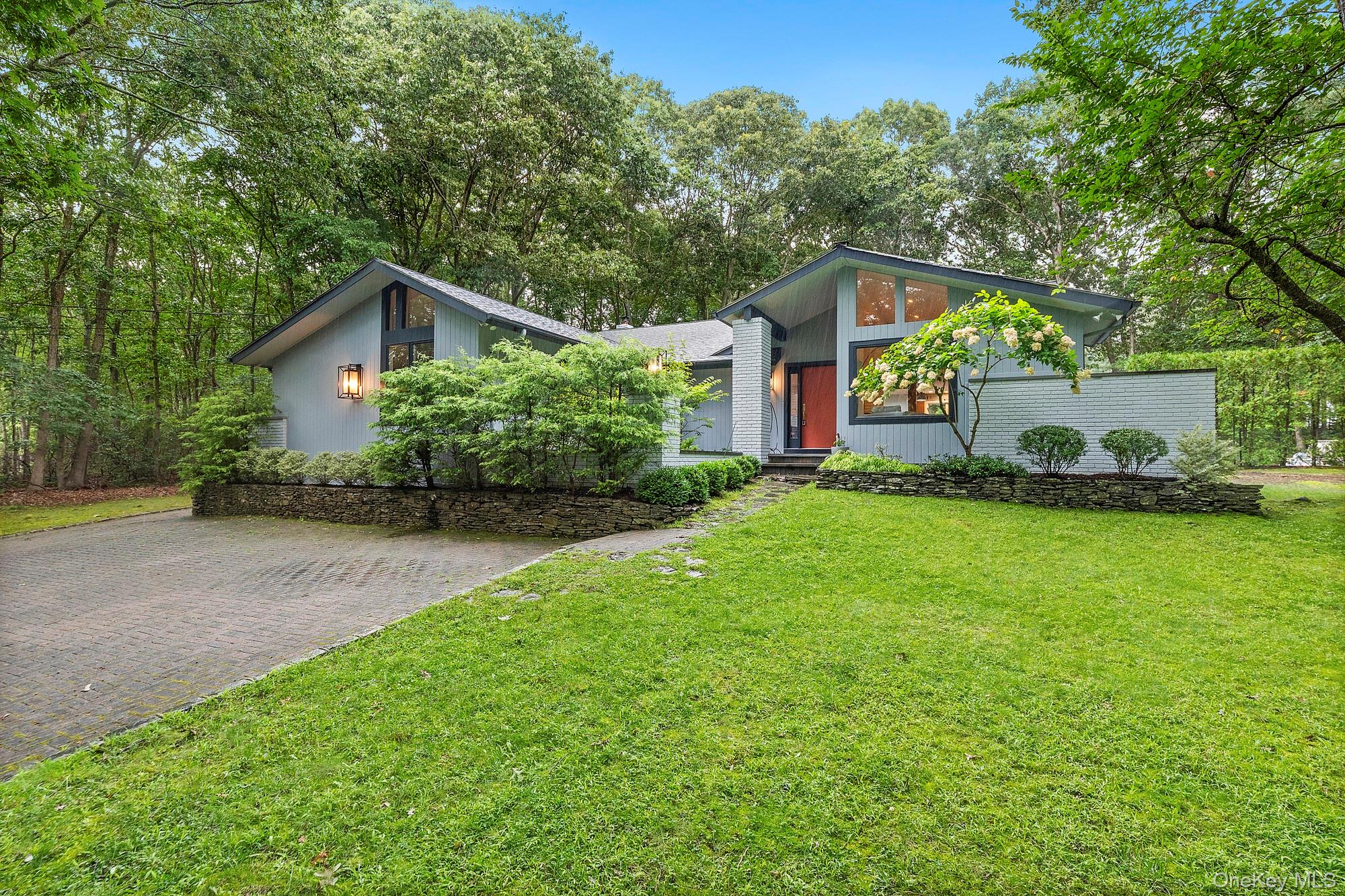 2723 Deerfield Road