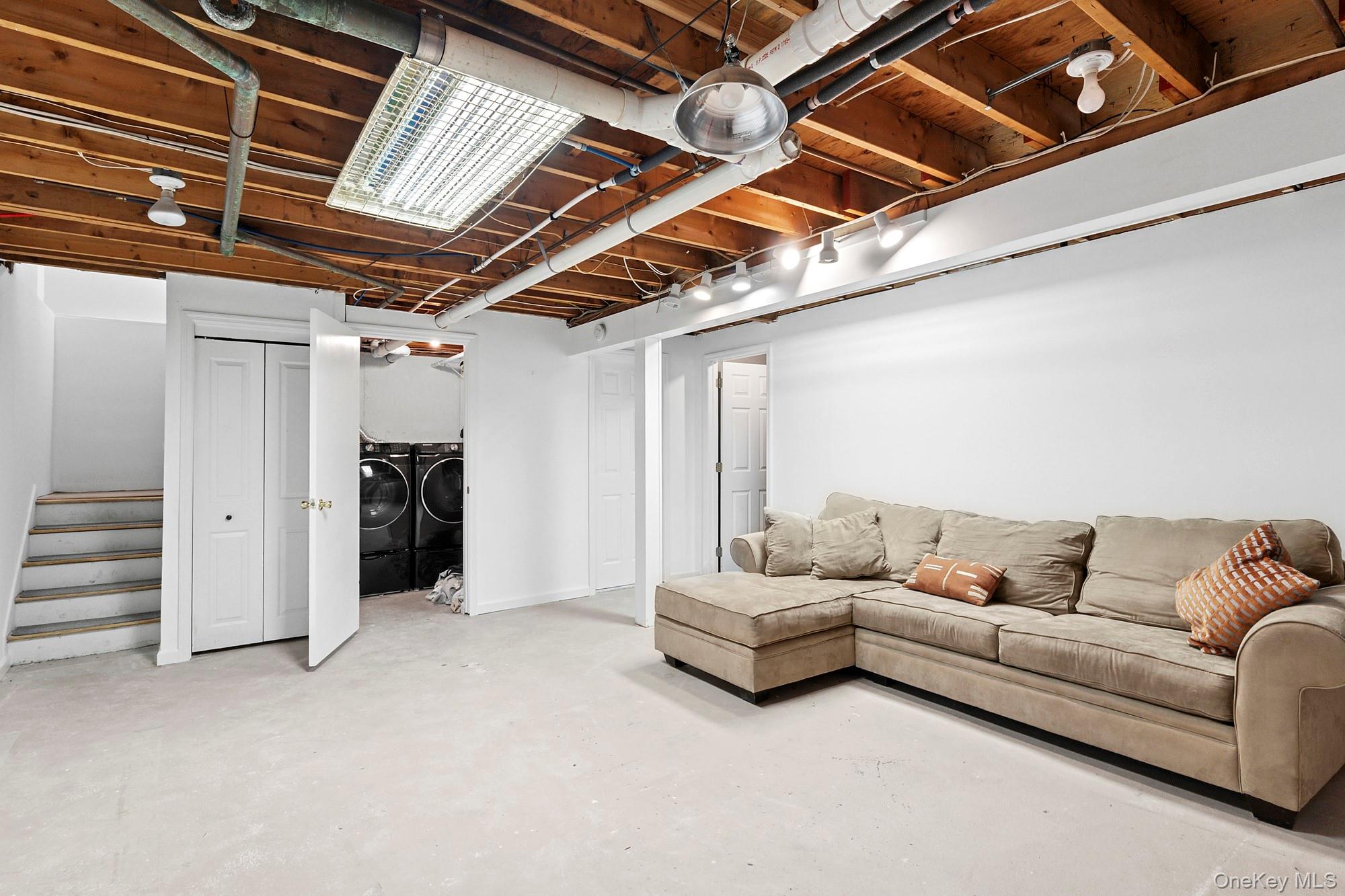 2723 Deerfield Road