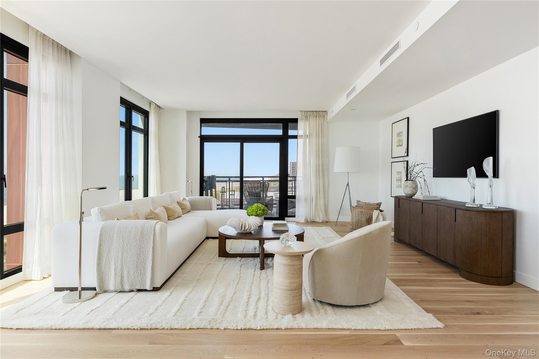 140 Boardwalk Unit: 711 B