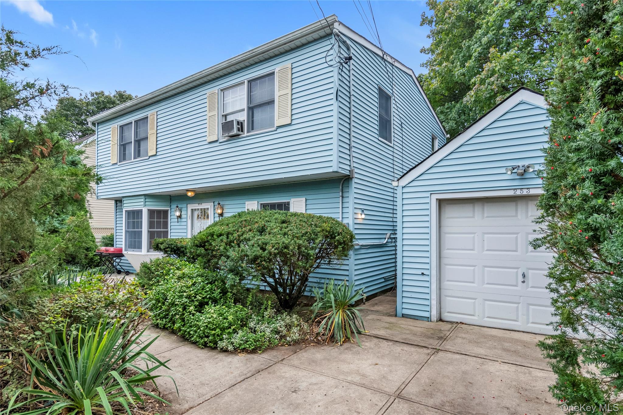 253 Raff Avenue