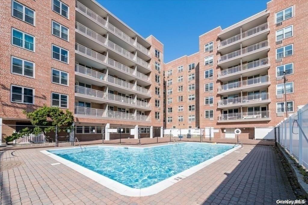 410 E Broadway Unit: 6J