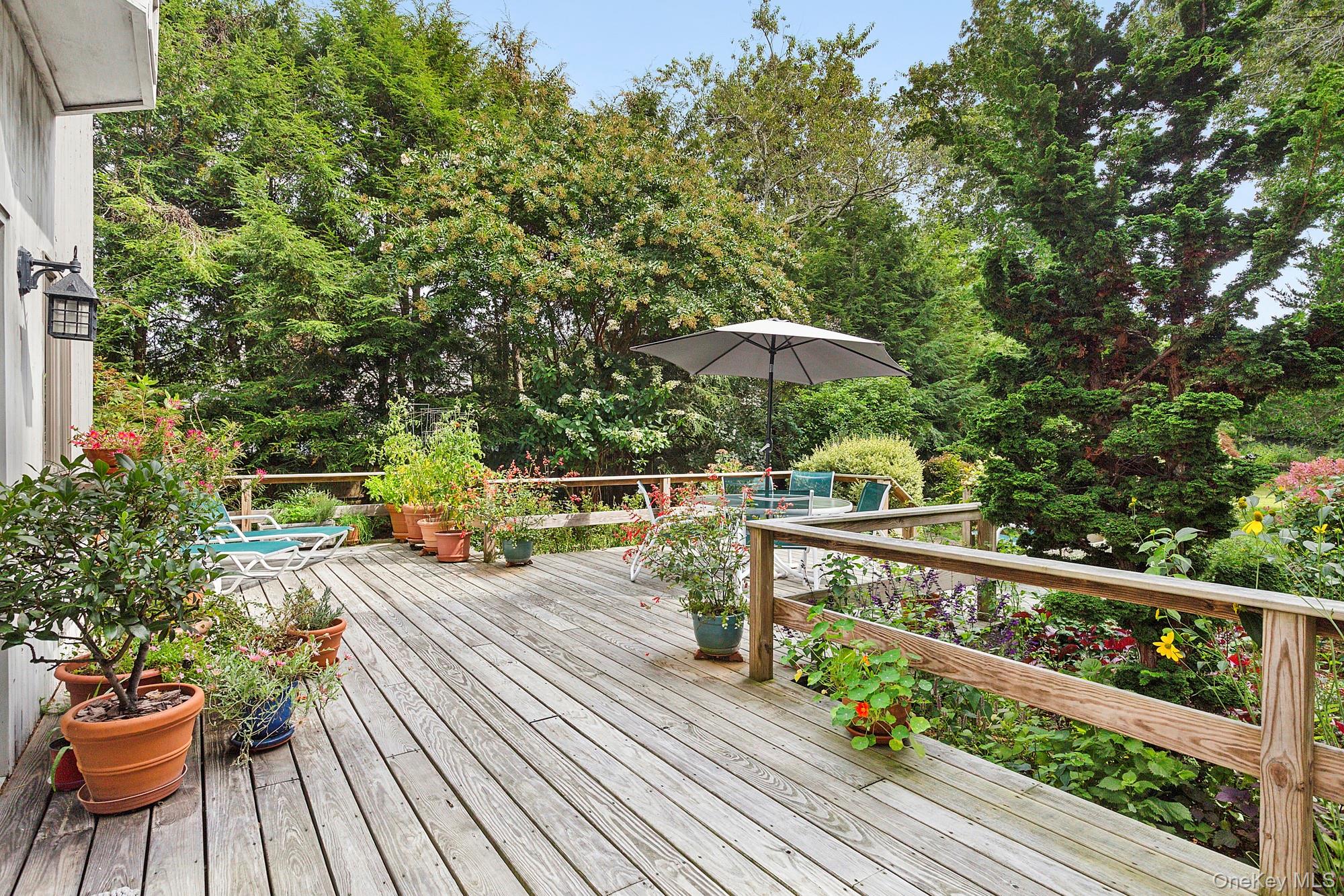 4528 Noyac Road