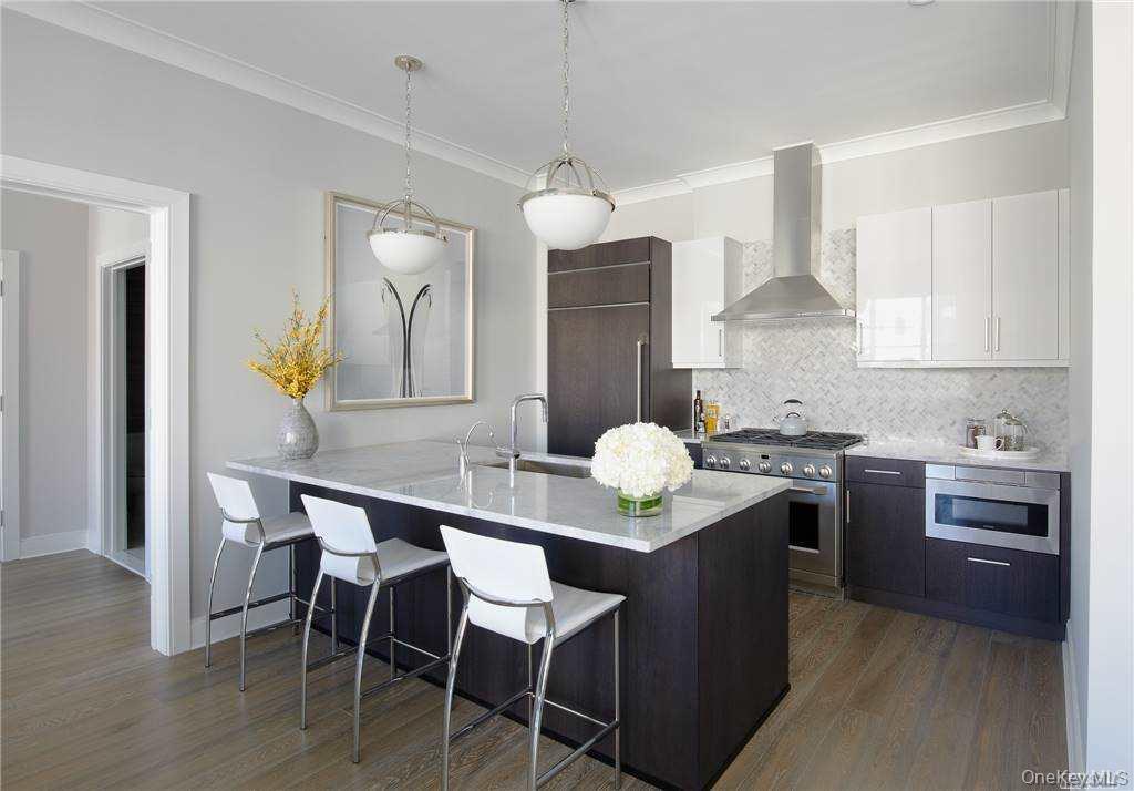 100 Garvies Point Road Unit: 1202
