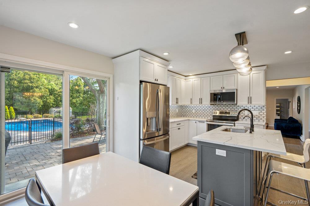 12 Aron Drive