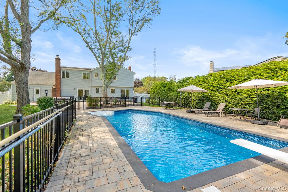 12 Aron Drive