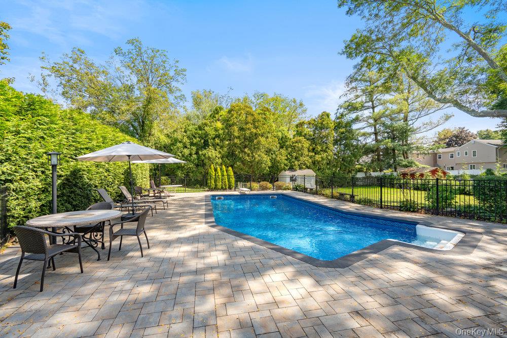 12 Aron Drive