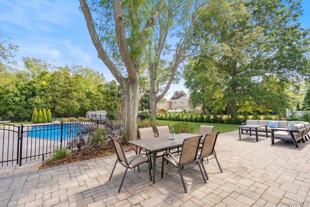 12 Aron Drive