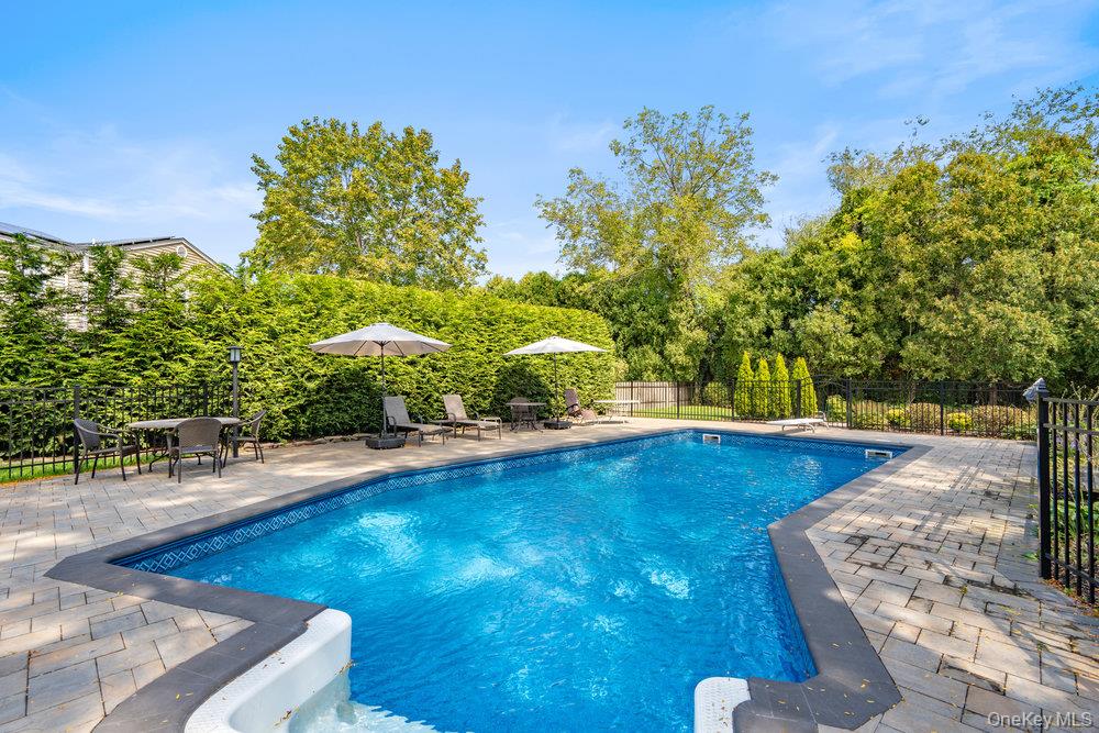 12 Aron Drive