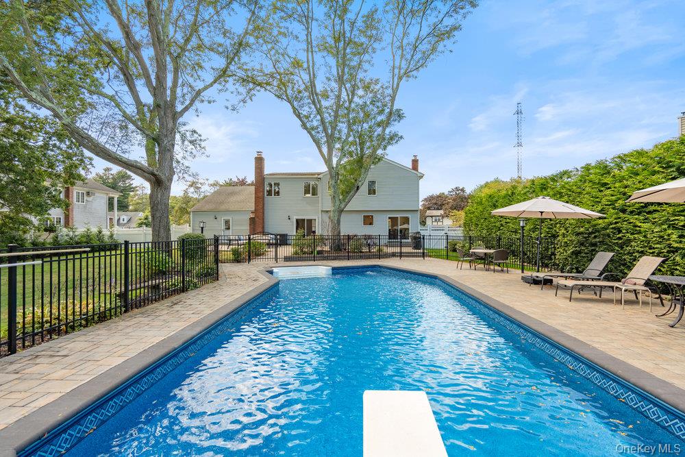 12 Aron Drive