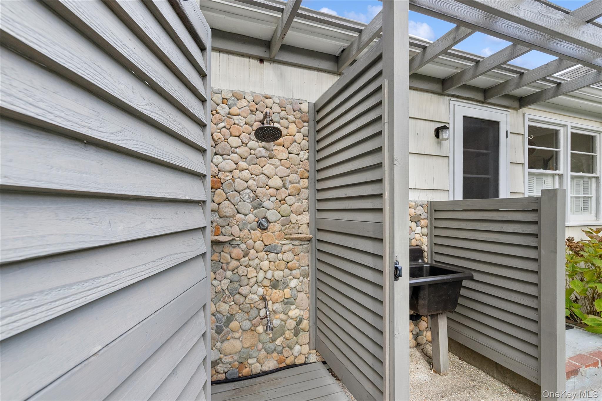 1181 FIREPLACE RD