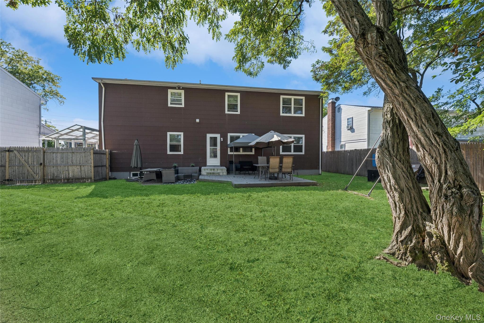 622 Old Country Road