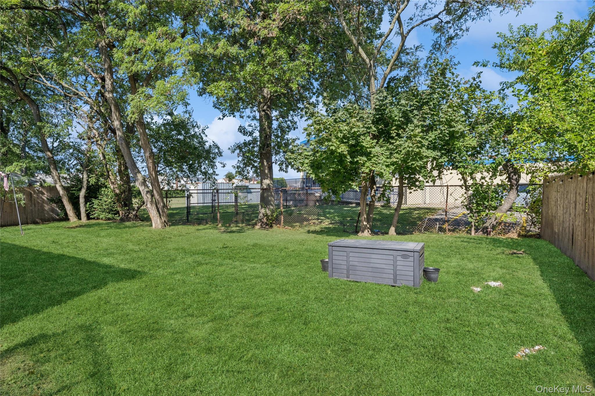 622 Old Country Road