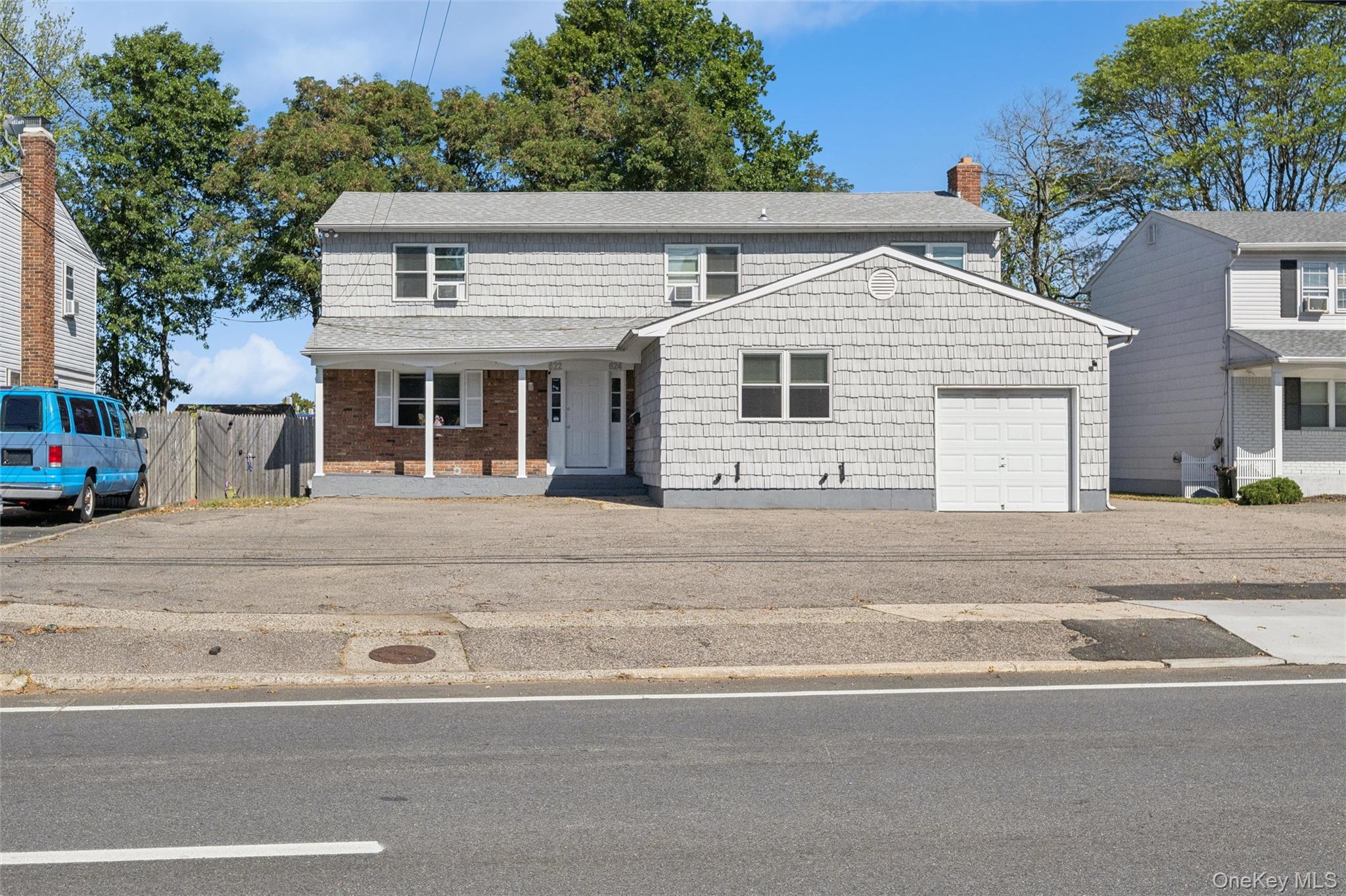 622 Old Country Road