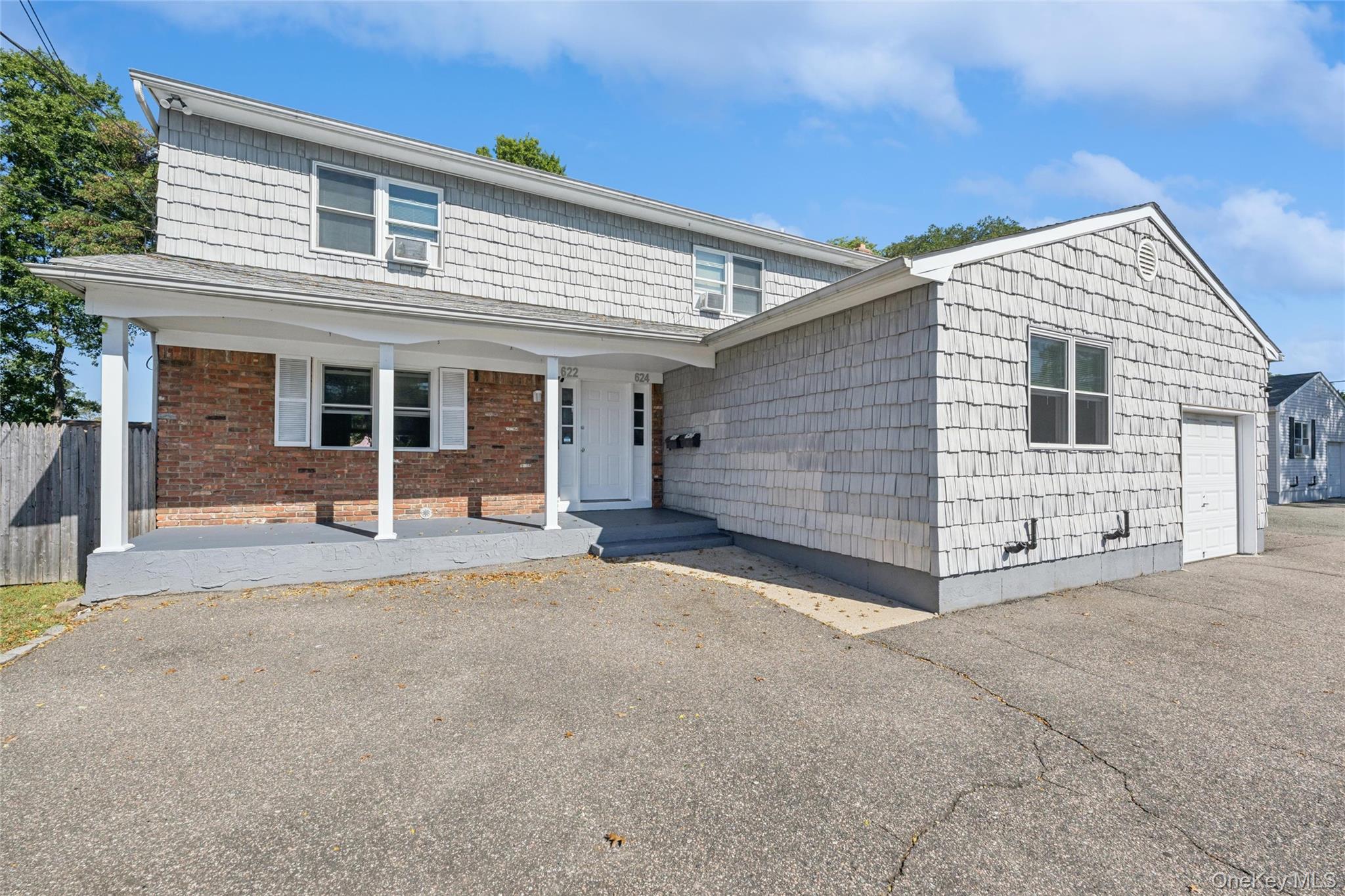 622 Old Country Road