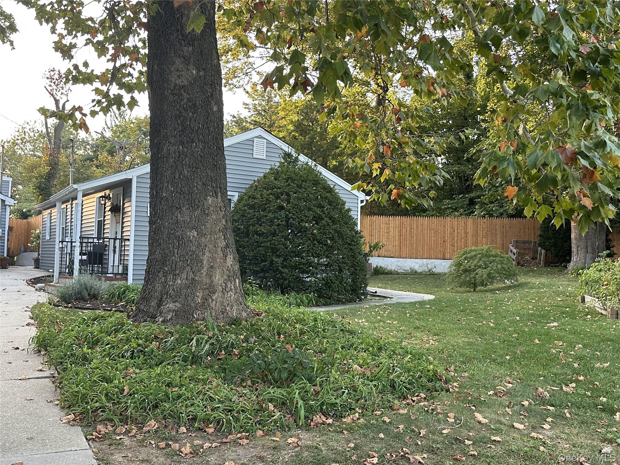 23 West Drive