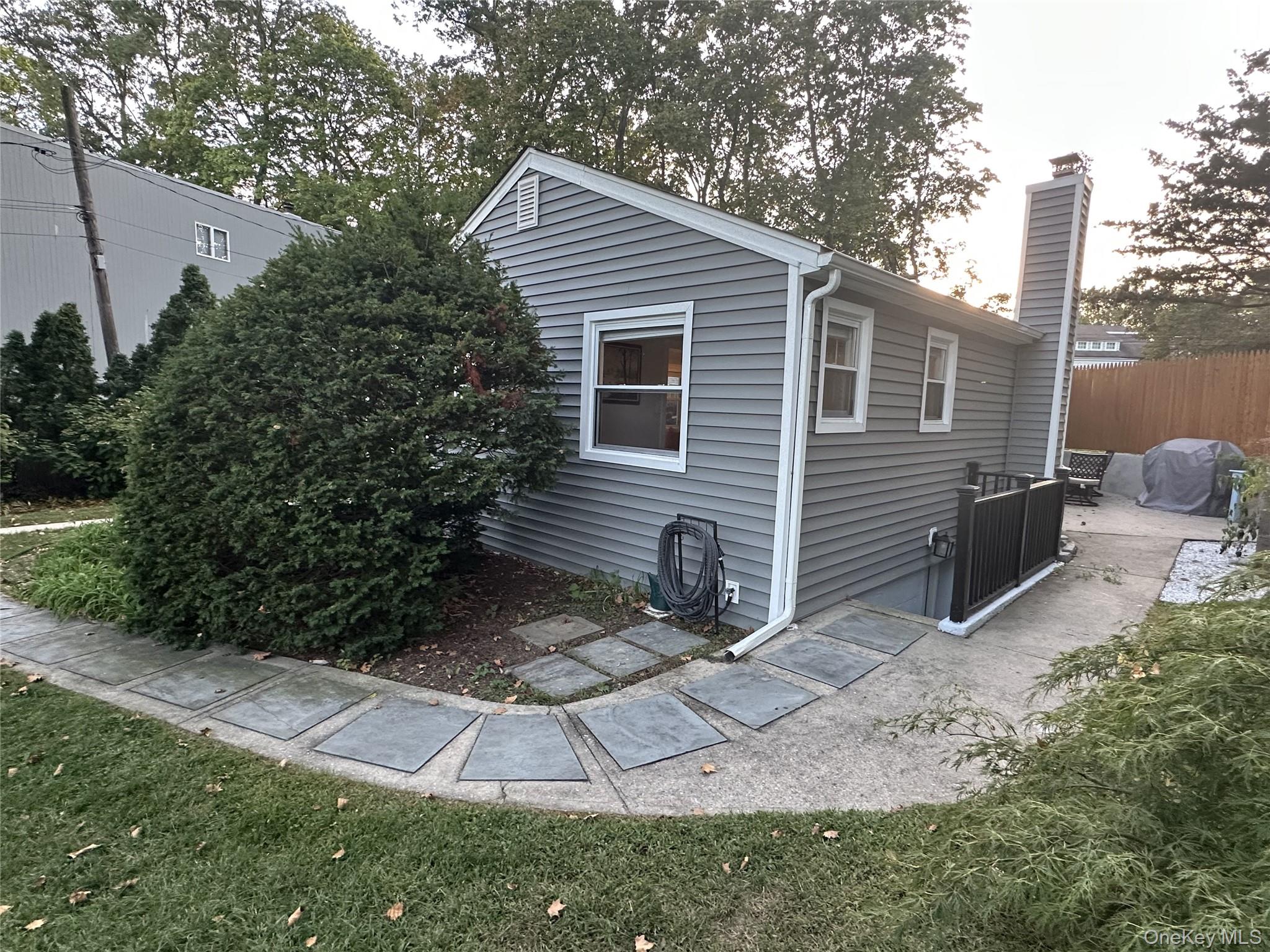 23 West Drive