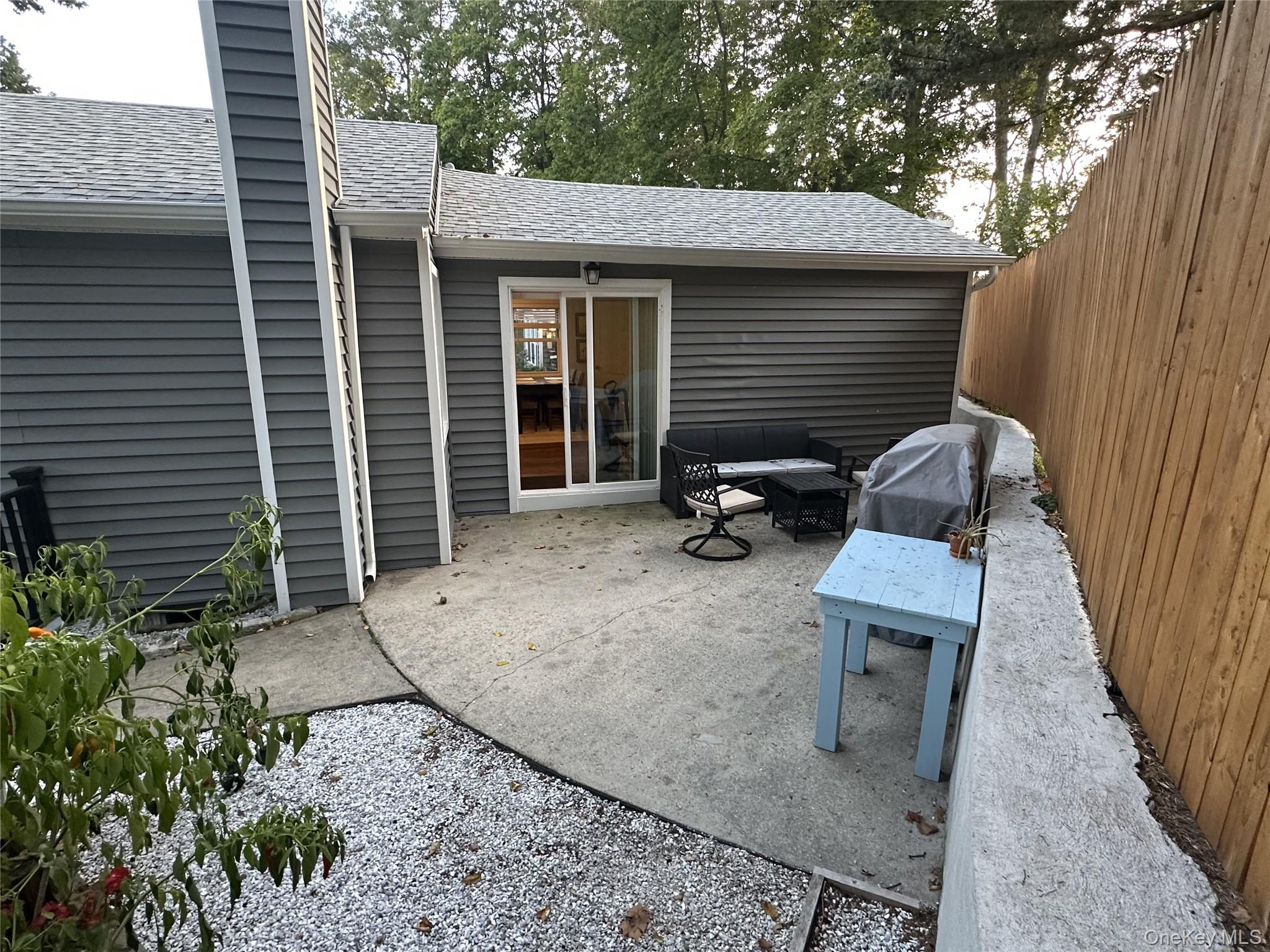 23 West Drive