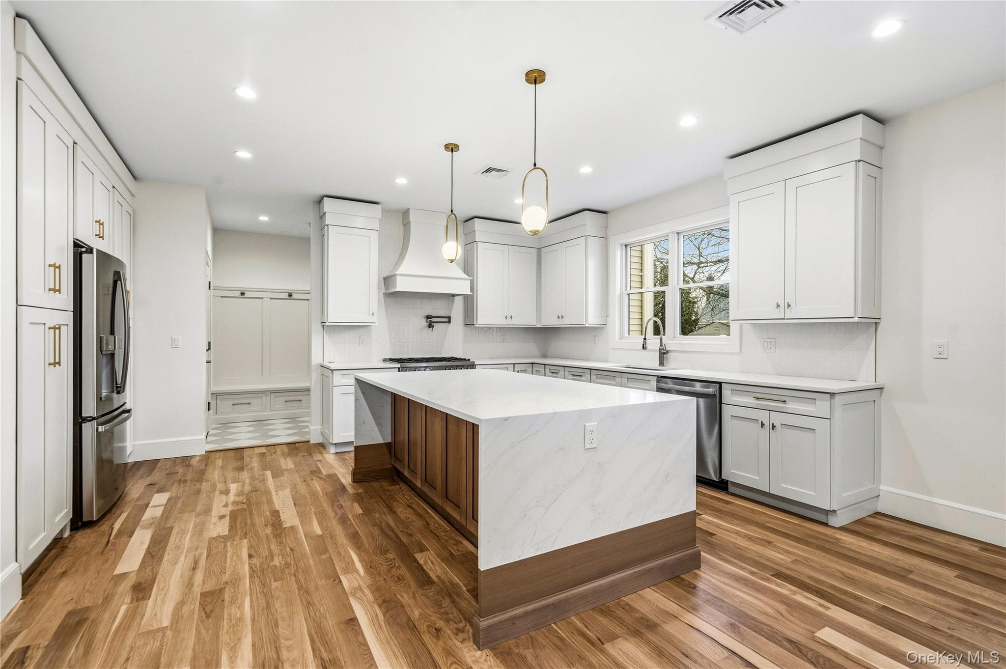 908 Maple Lane
