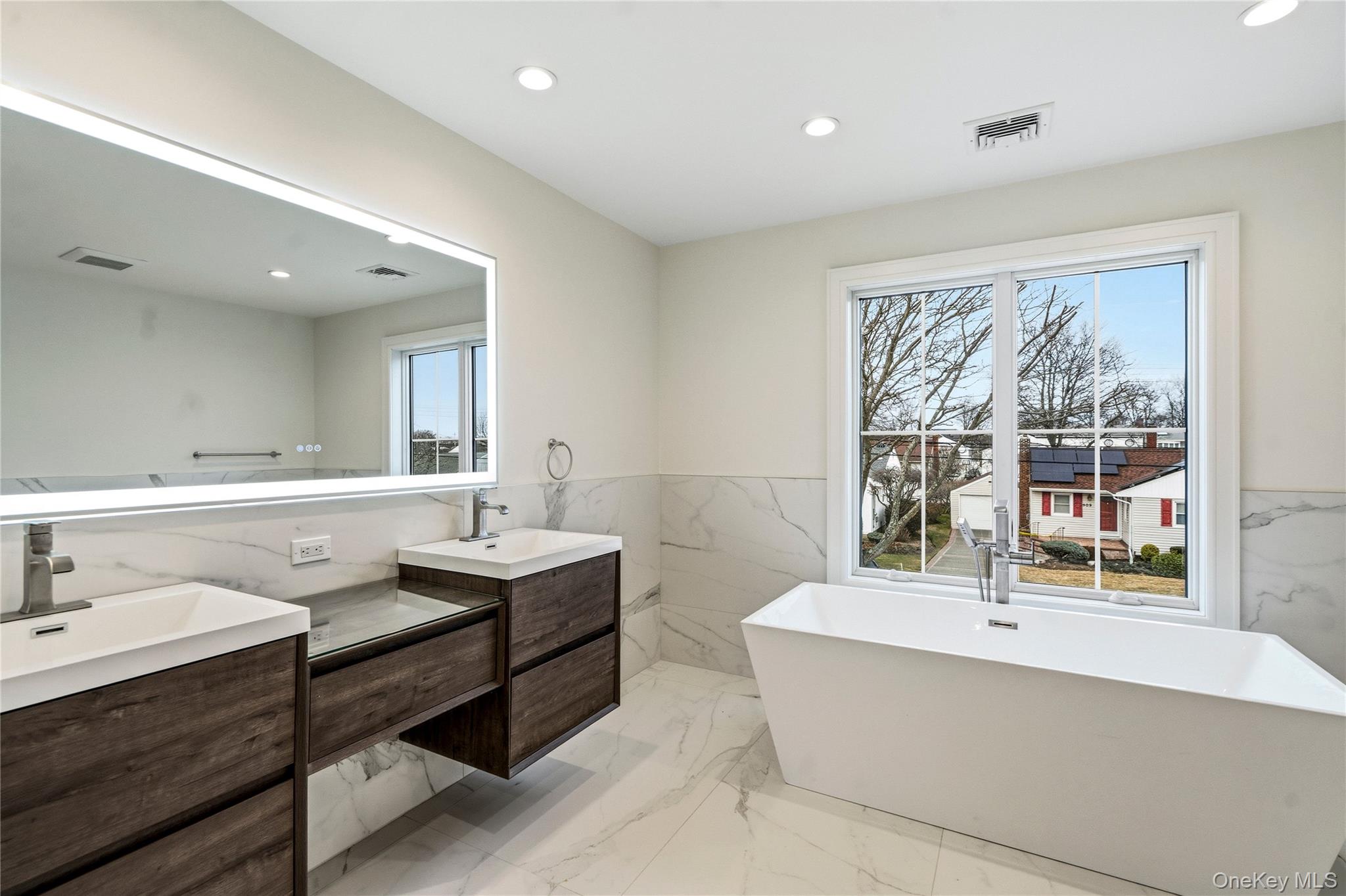 908 Maple Lane