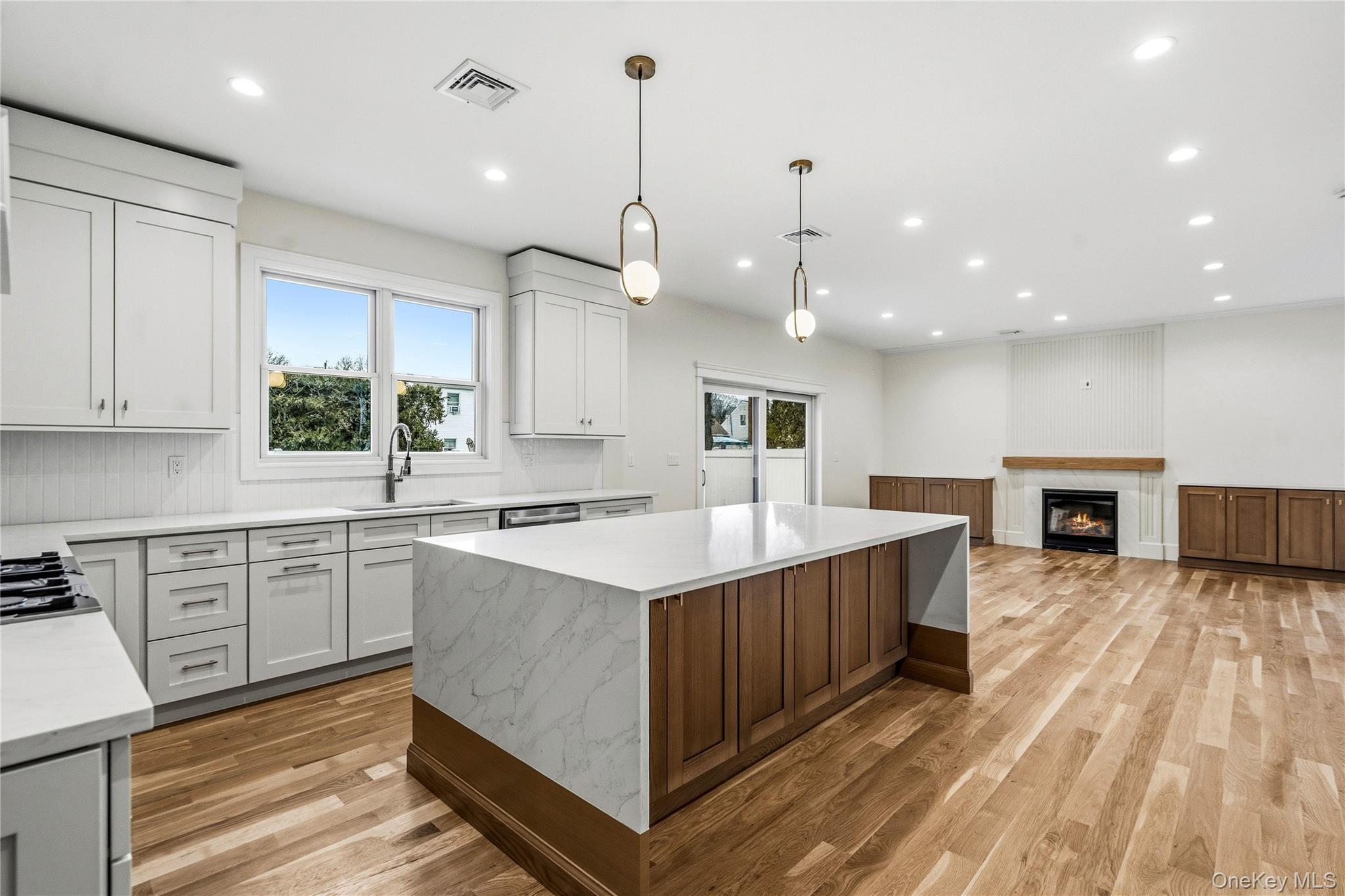 908 Maple Lane