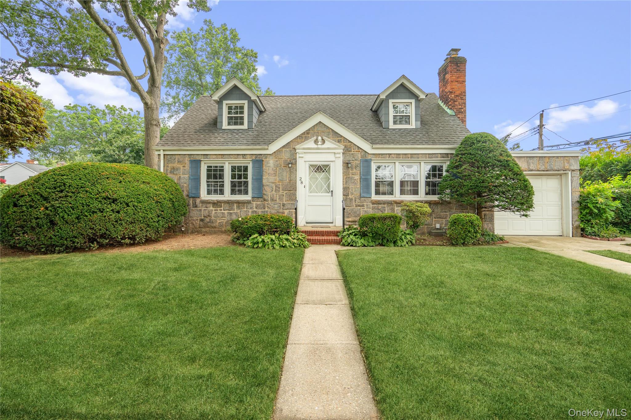 28 Redwood Road