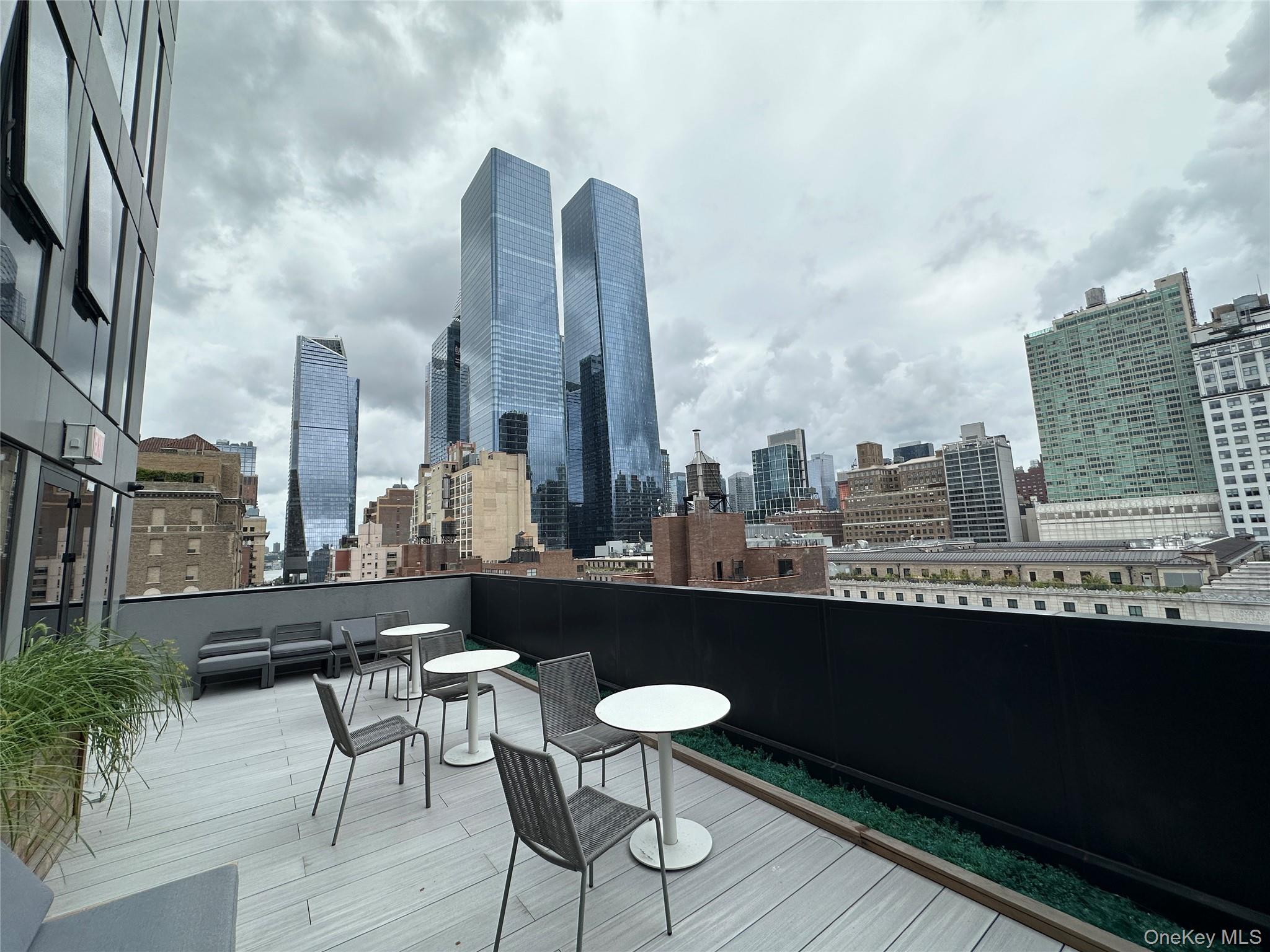 300 W 30th Street Unit: 7A