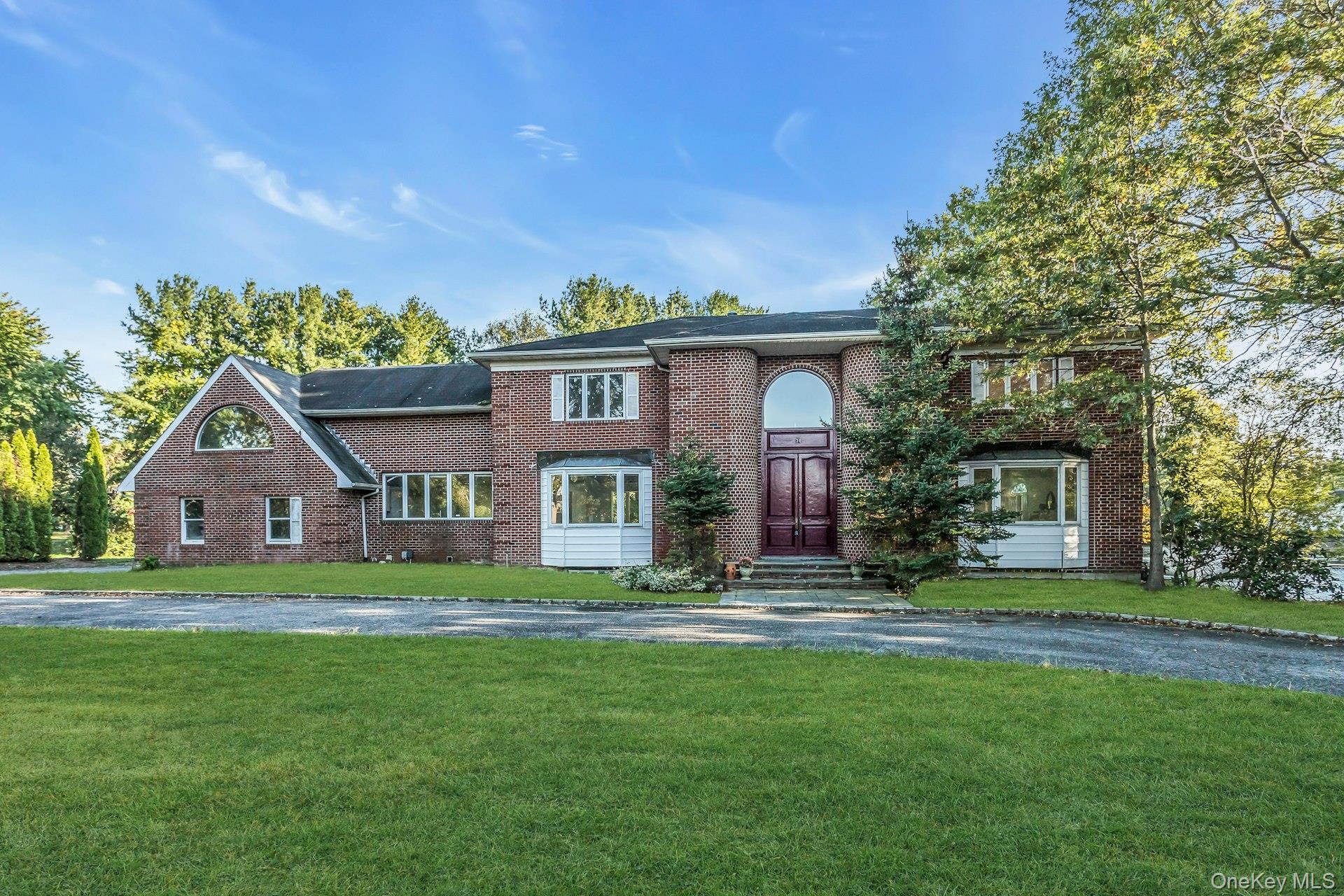 21 Overbrooke Lane