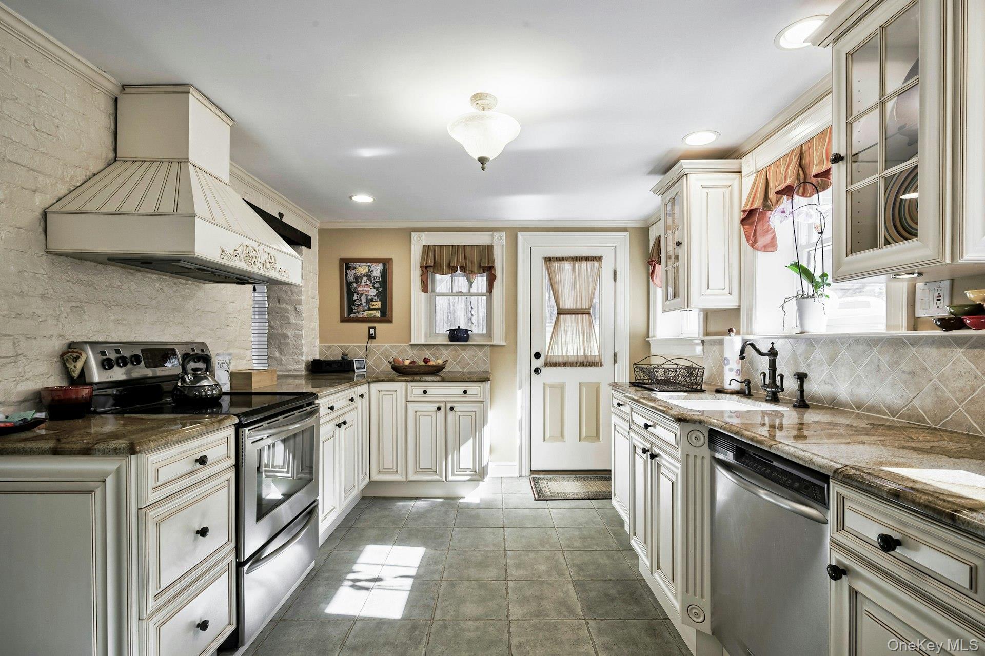126 Cove Road