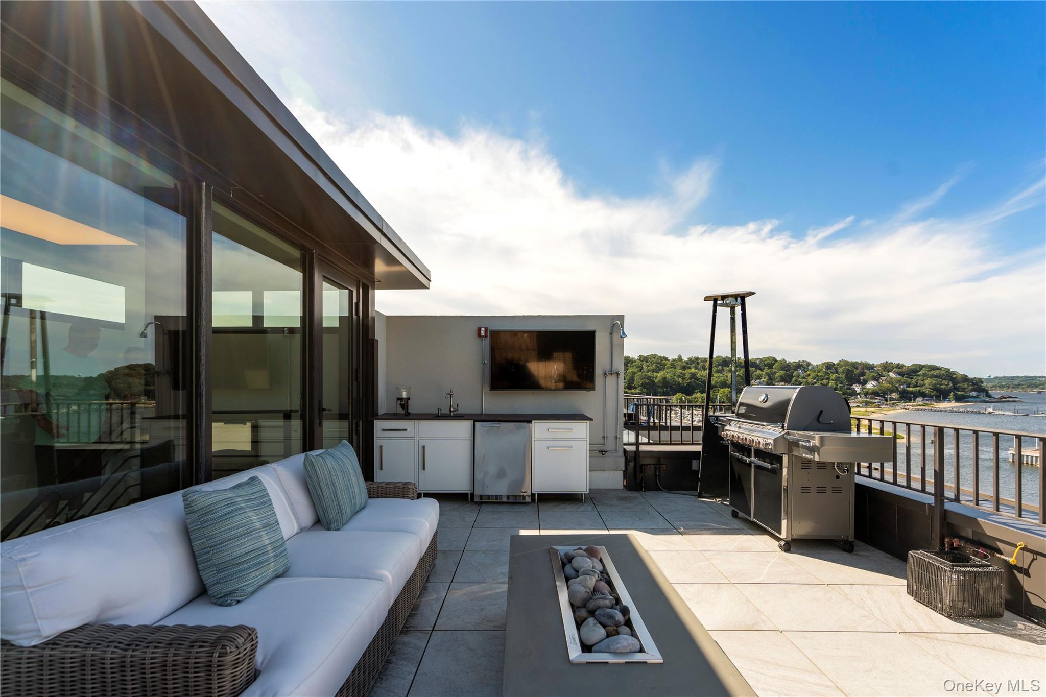 100 Garvies Point Road Unit: 1309