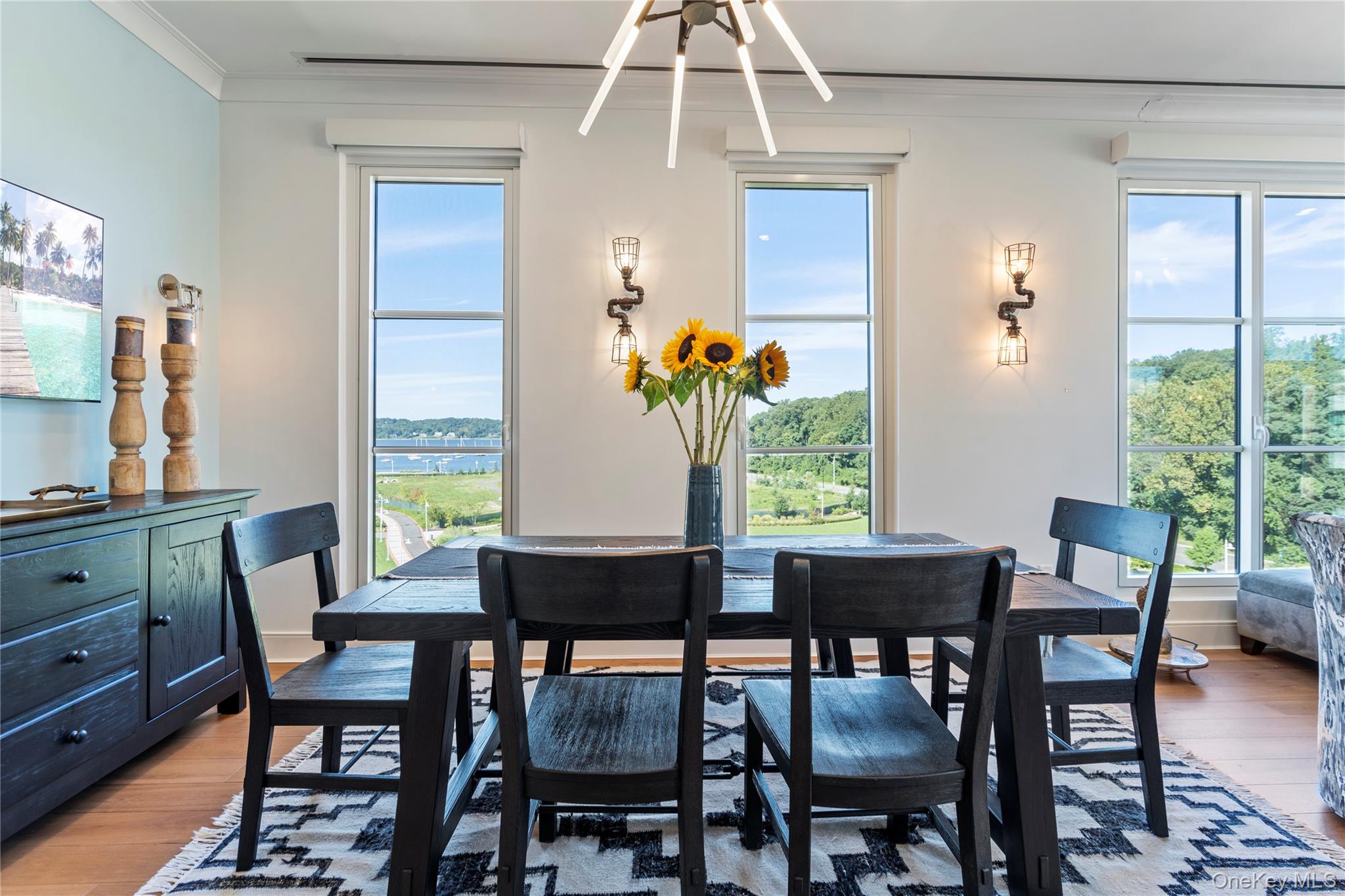 100 Garvies Point Road Unit: 1309