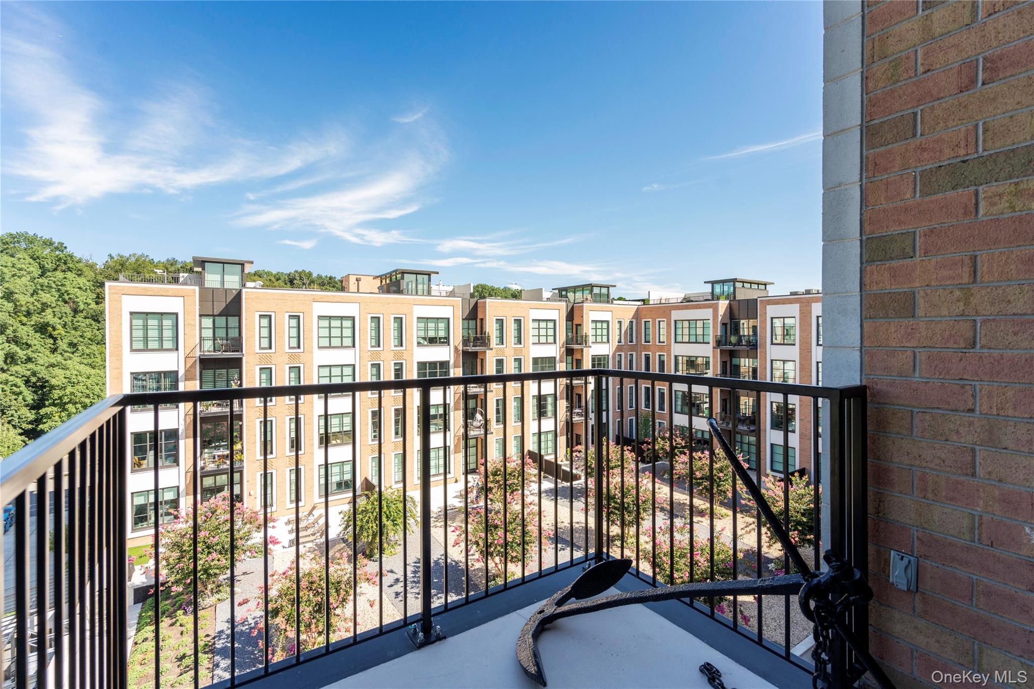 100 Garvies Point Road Unit: 1309