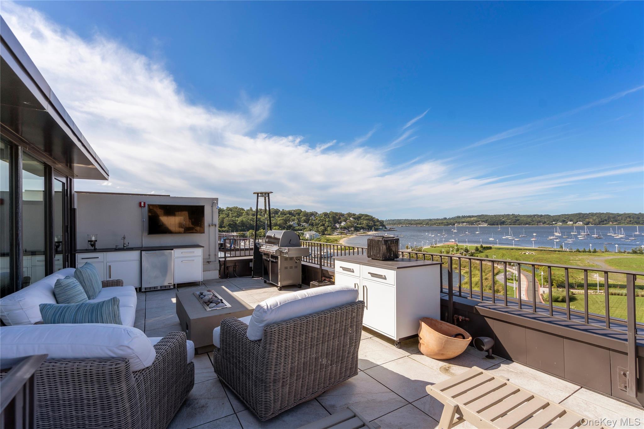 100 Garvies Point Road Unit: 1309