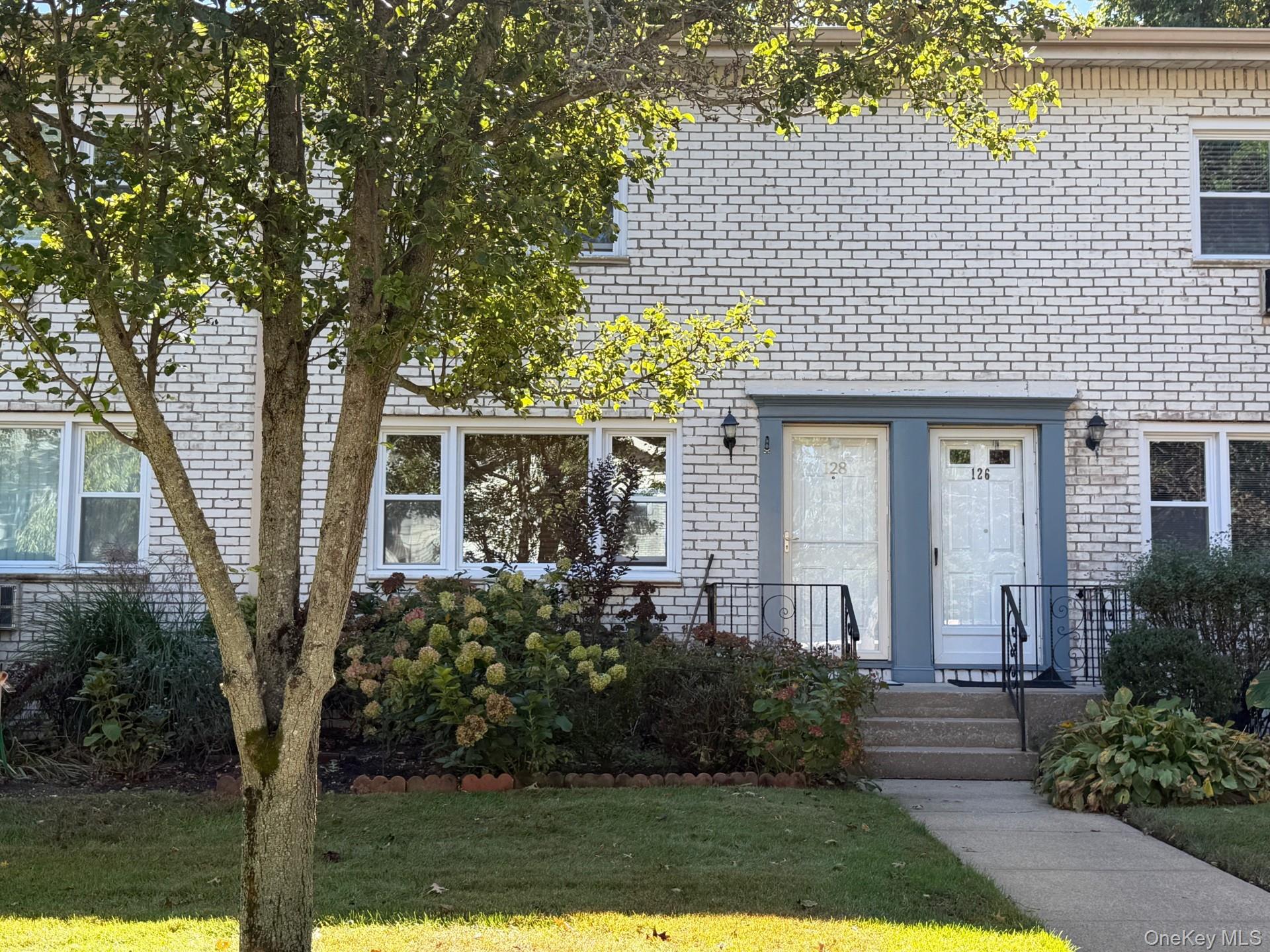 128 Cardinal Lane Unit: 128