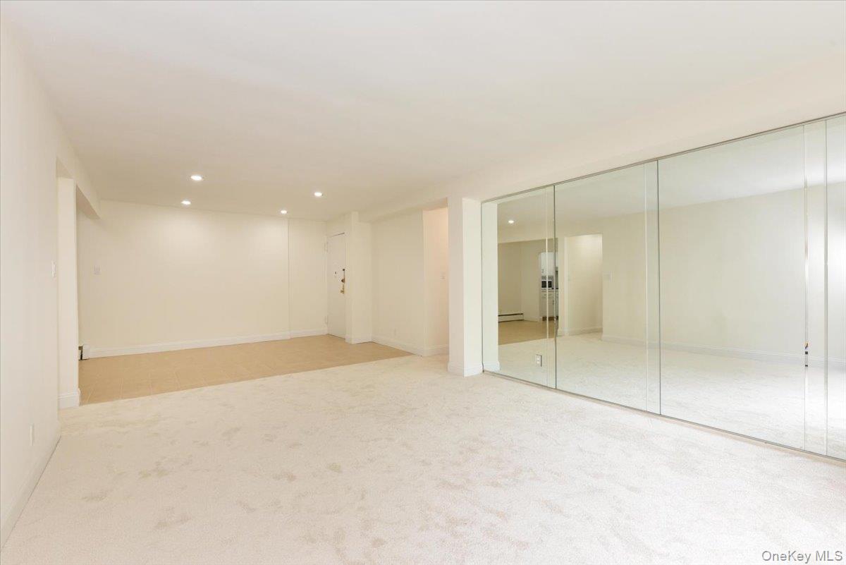195 S Middle Neck Road Unit: 2-L