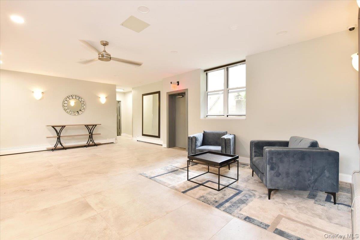 195 S Middle Neck Road Unit: 2-L
