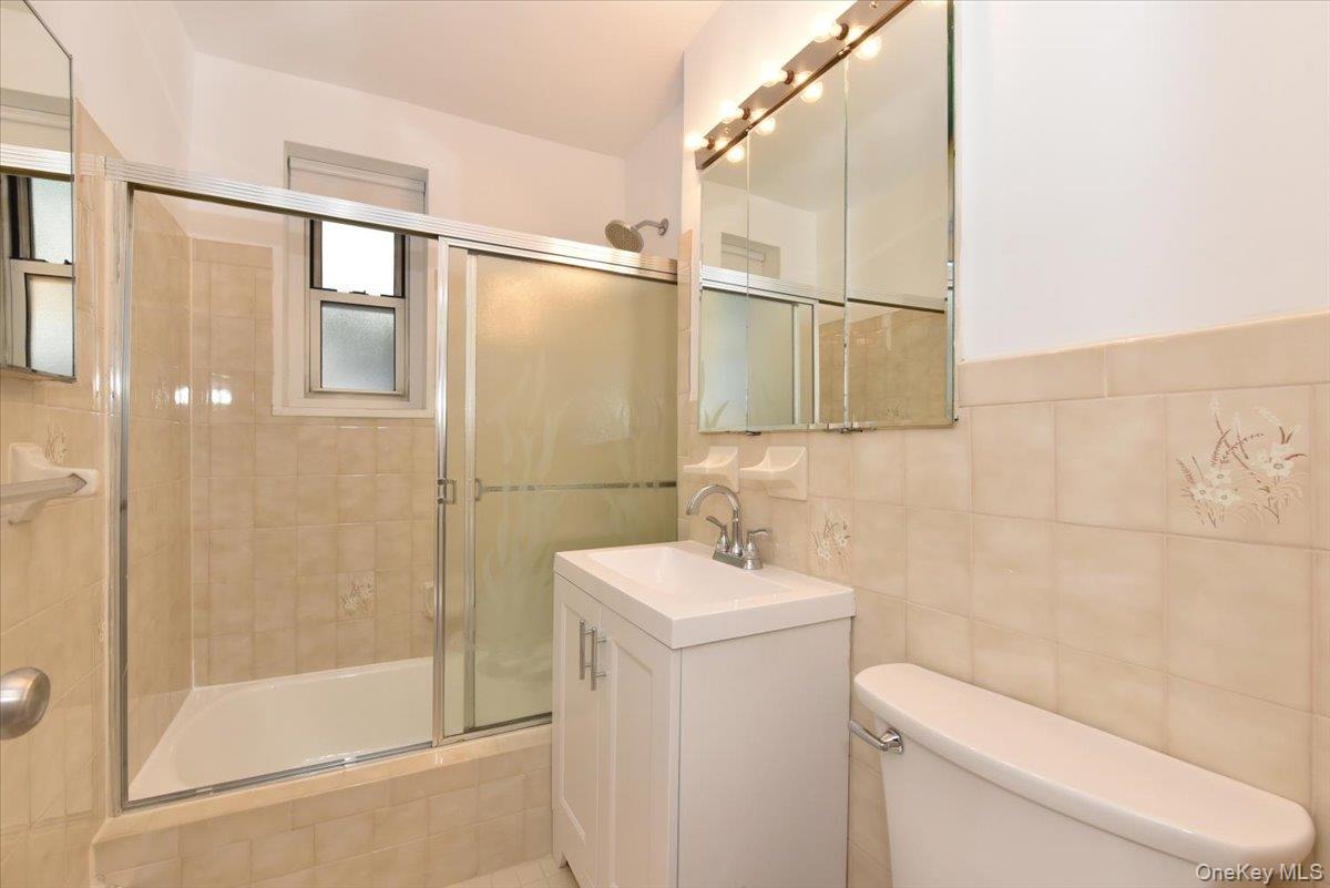 195 S Middle Neck Road Unit: 2-L