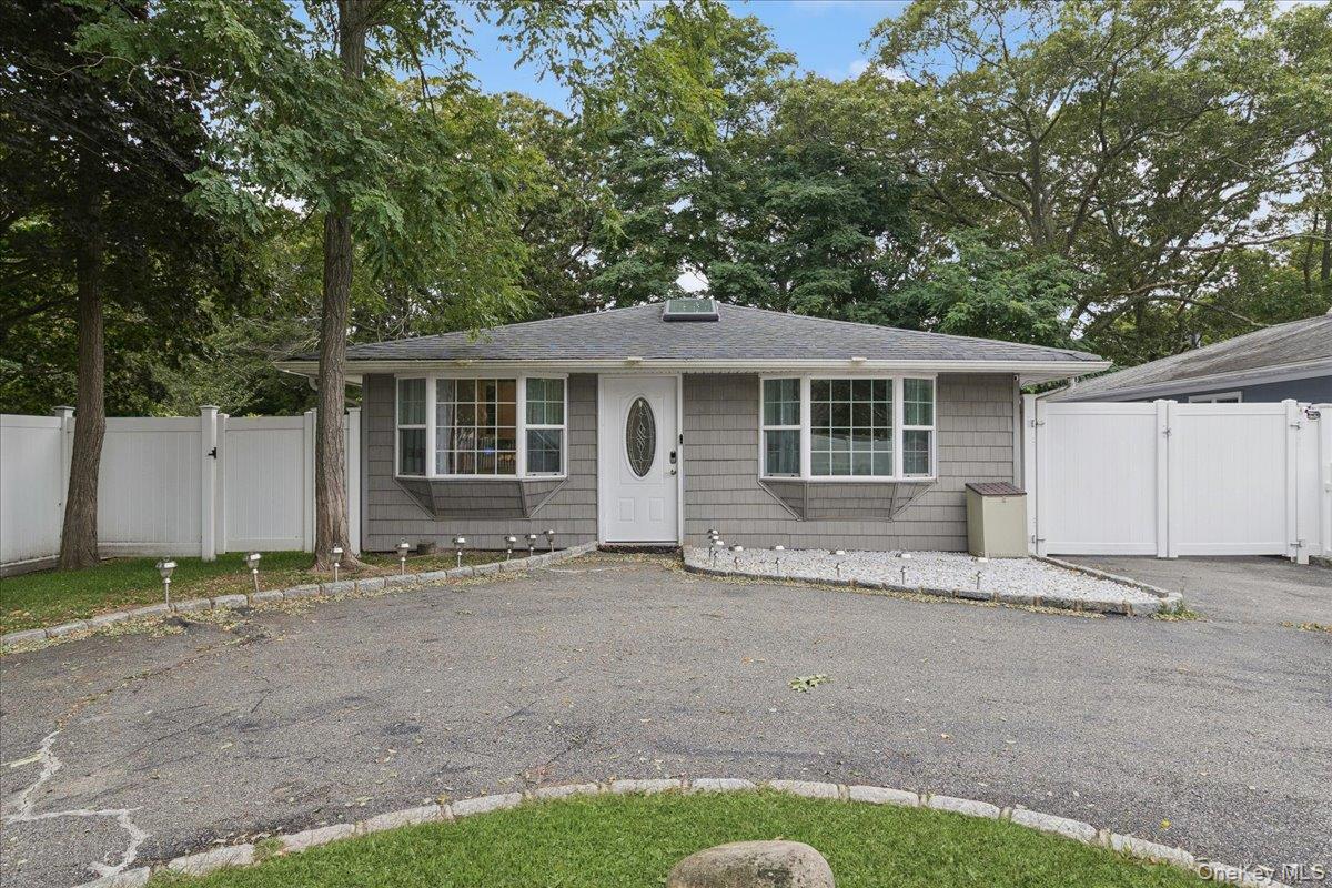 7 Pinetree Drive