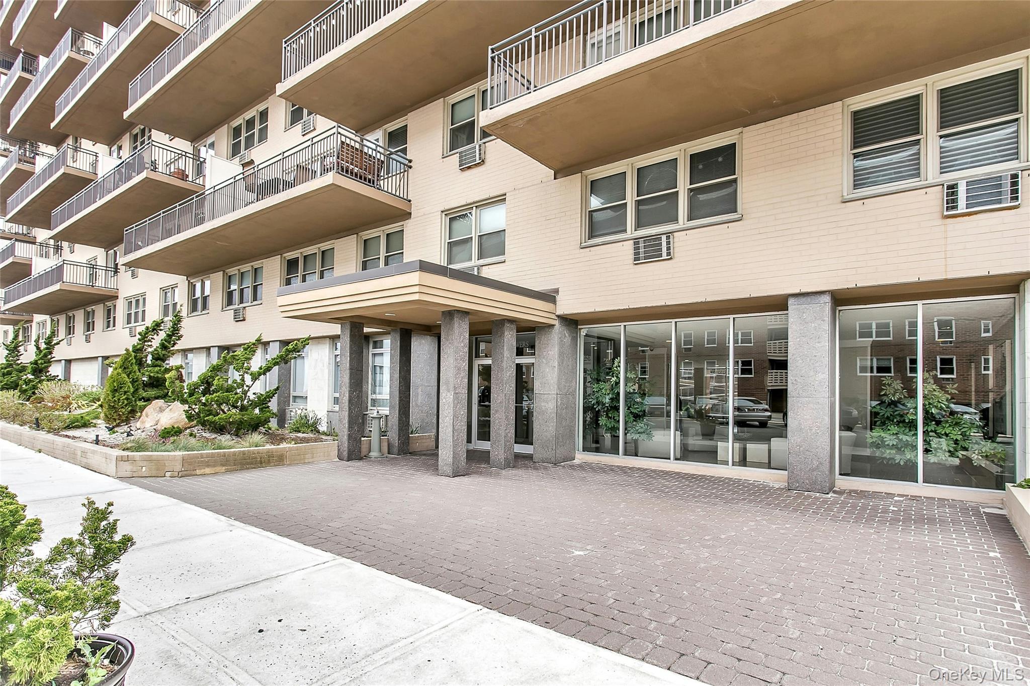 25 Neptune Boulevard Unit: 2E