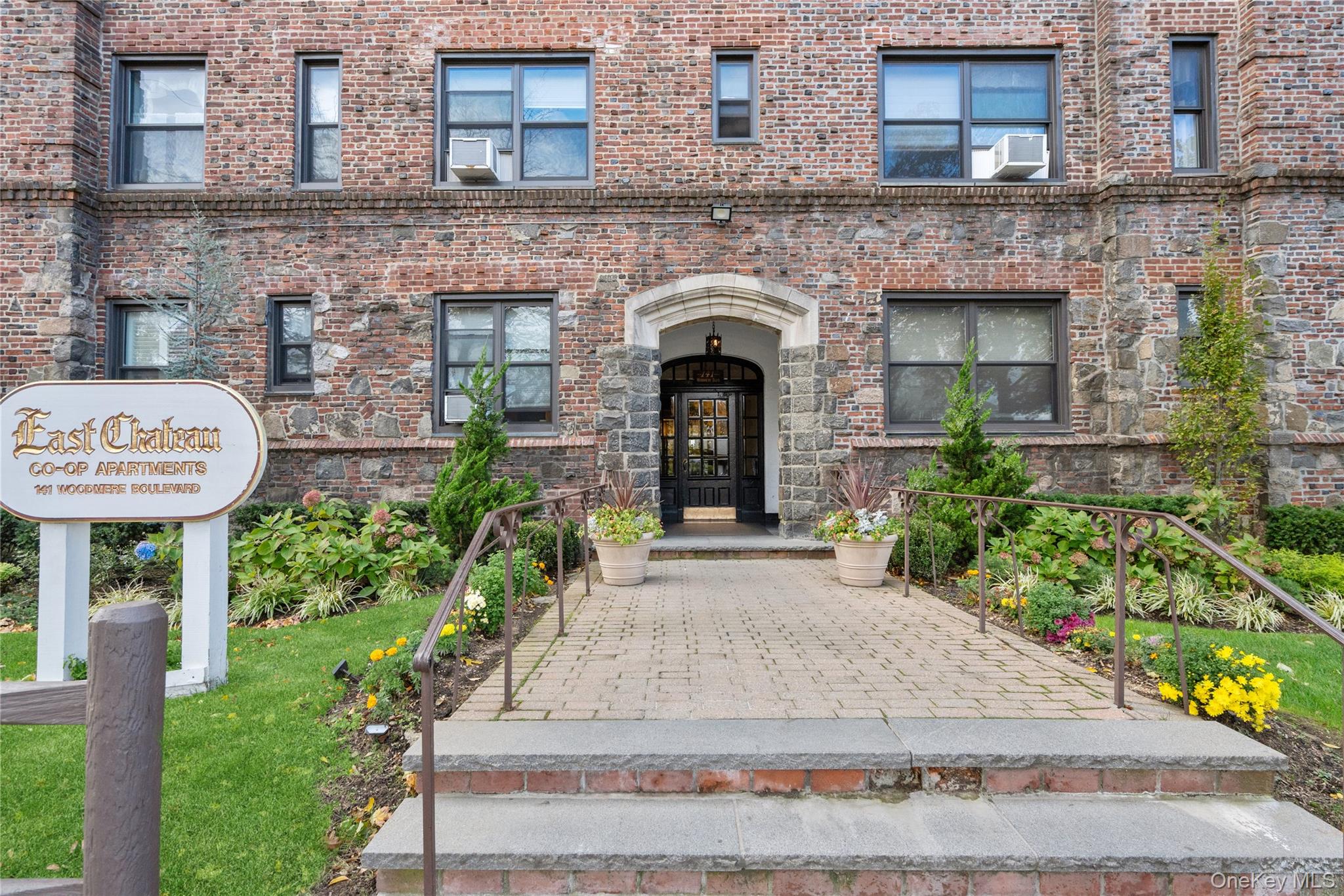 141 Woodmere Boulevard Unit: 5C